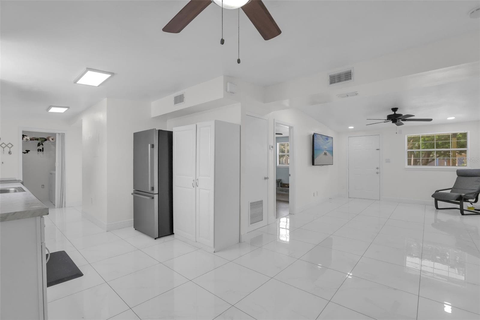 Single Family Residence at 7013 COCOS DR, ORLANDO, photo 5 of 25