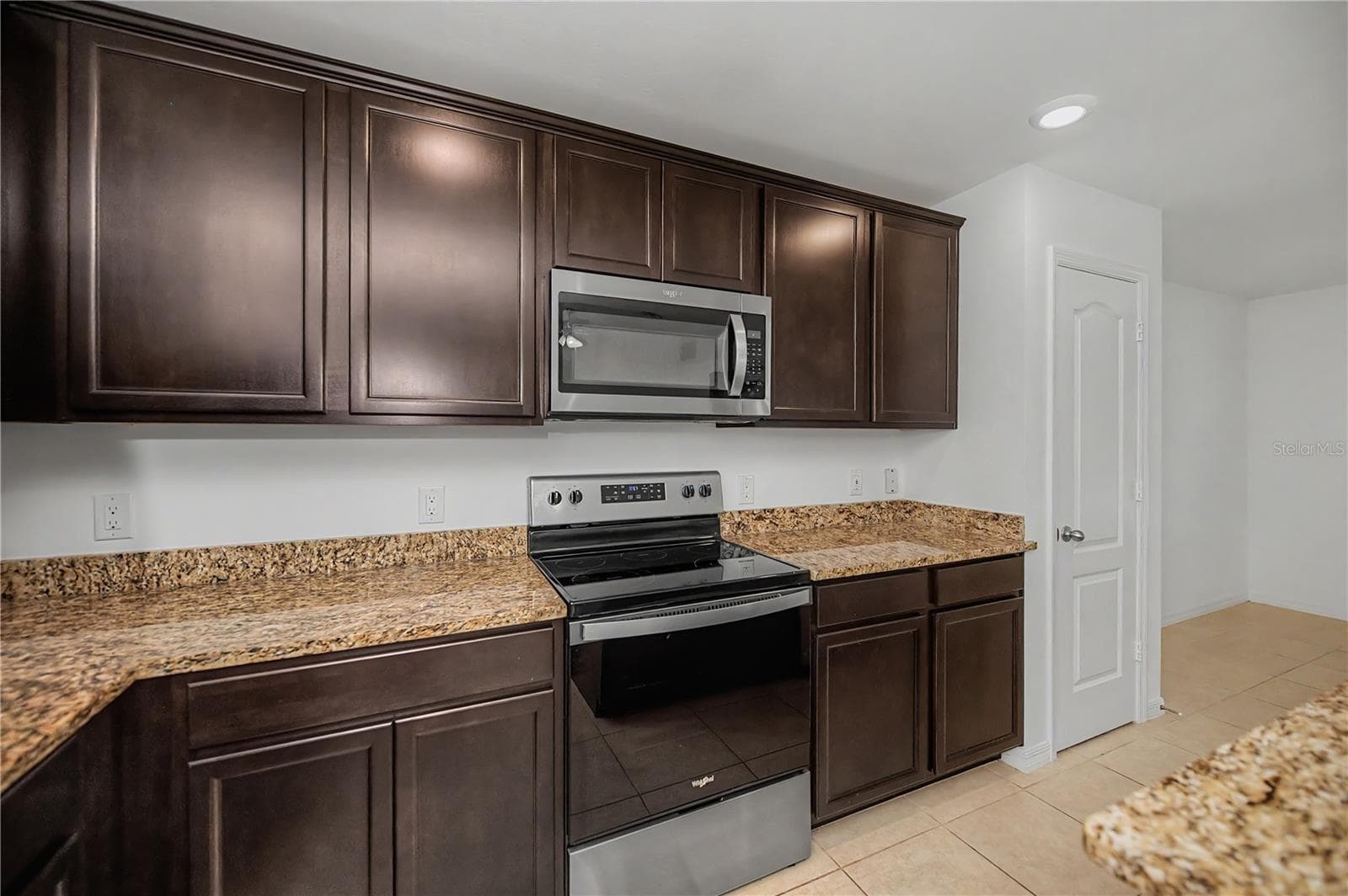 Granite Countertops and Ample Cabinet sPACE - 2555 ATWATER DR, NORTH PORT