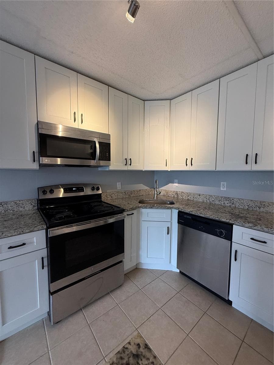 Condominium at 927 S PINE RIDGE CIR #G2, SANFORD, photo 5 of 19
