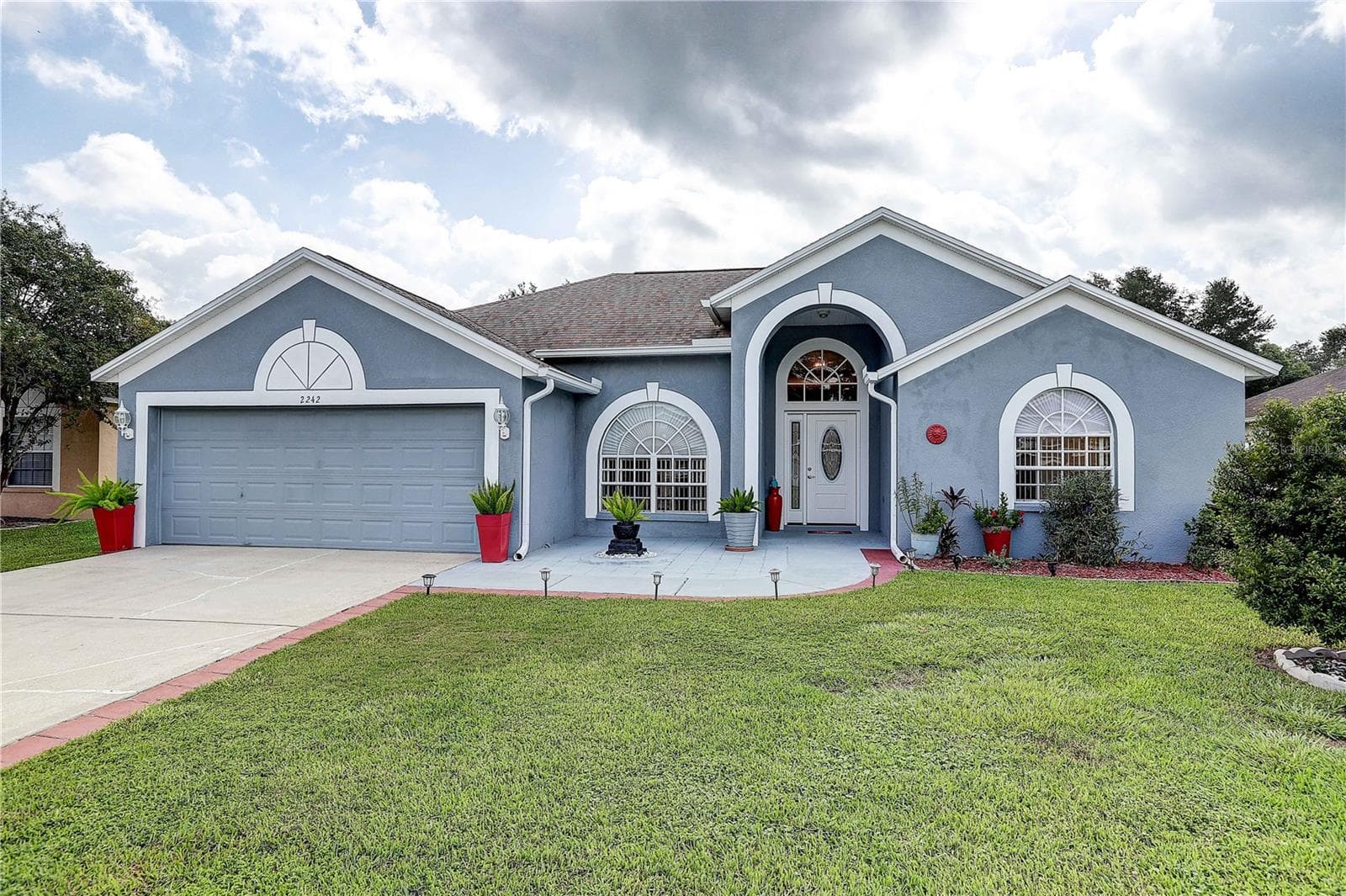 2242 TOWERING OAKS CIR