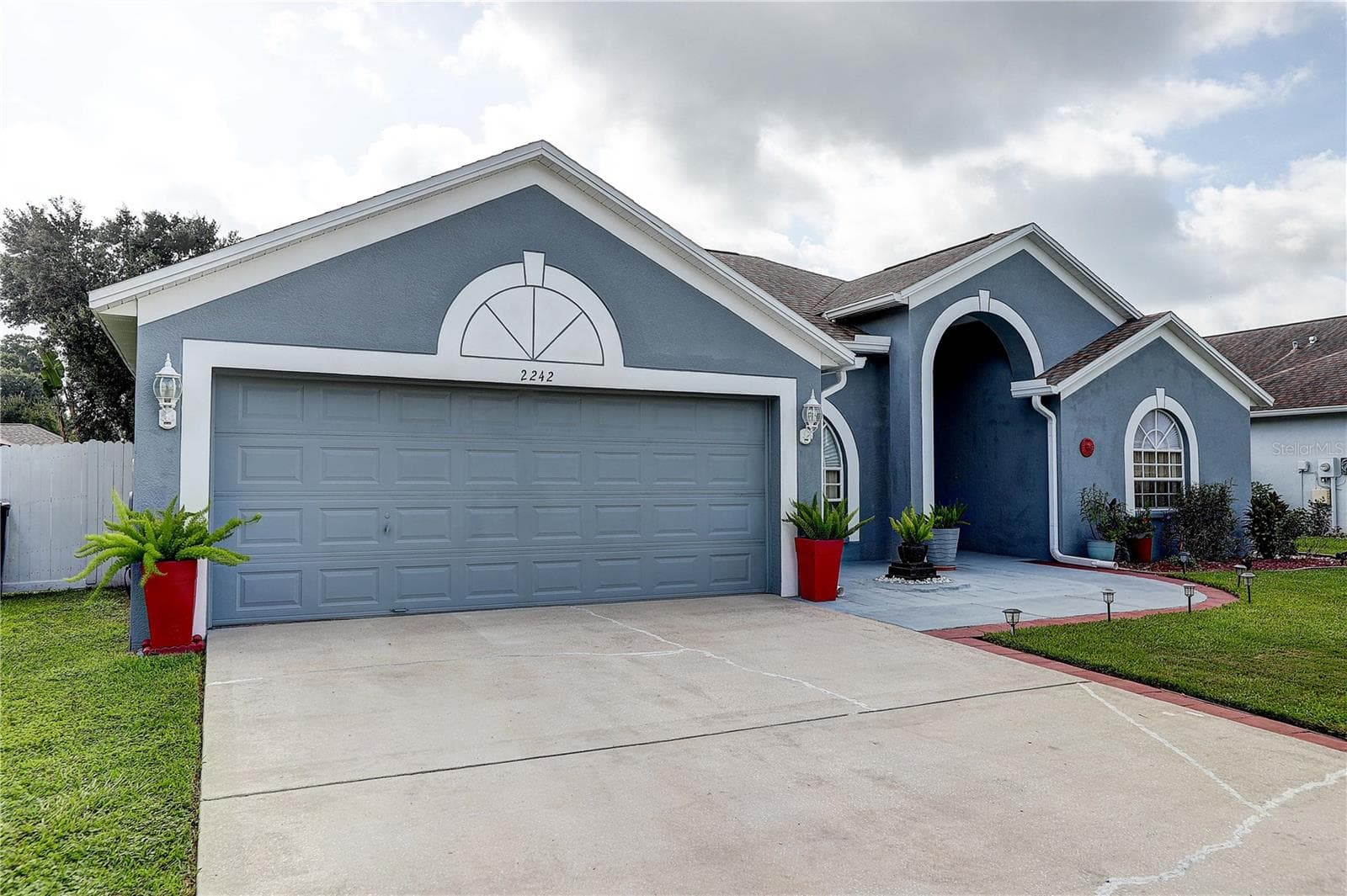 Single Family Residence at 2242 TOWERING OAKS CIR, SEFFNER, photo 2 of 43