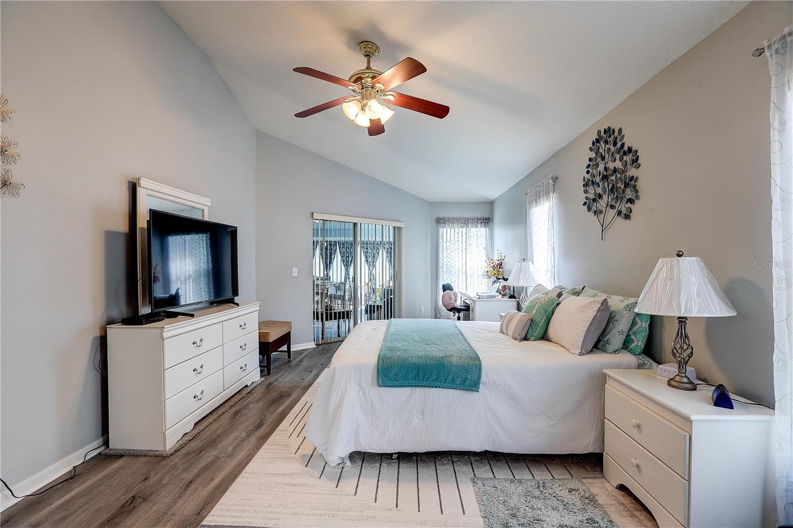 Single Family Residence at 2242 TOWERING OAKS CIR, SEFFNER, photo 14 of 43