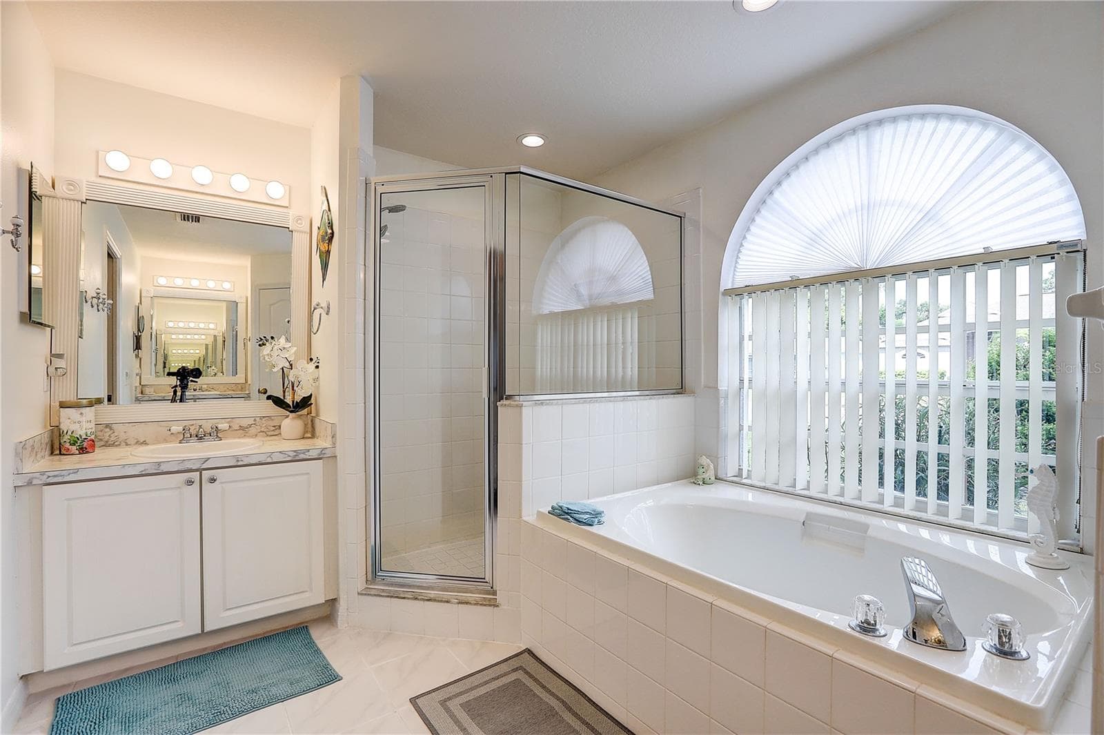 Single Family Residence at 2242 TOWERING OAKS CIR, SEFFNER, photo 17 of 43
