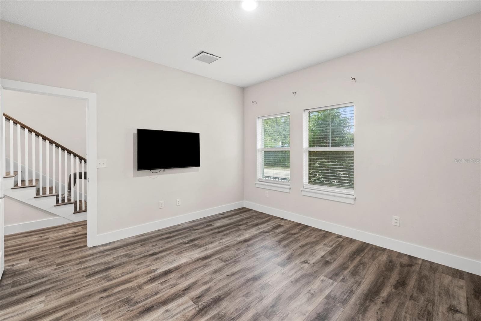 Townhouse at 3122 W AZEELE ST #3, TAMPA, photo 4 of 38