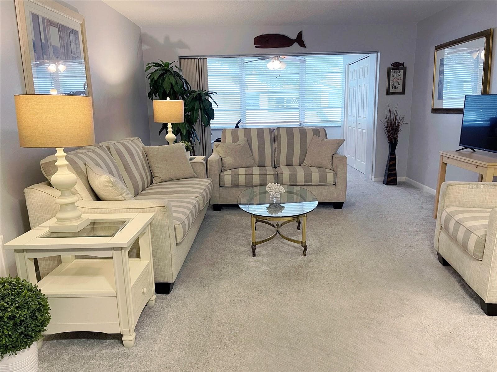View to the courtyard in the back - 5880 38TH AVE N #206, ST PETERSBURG