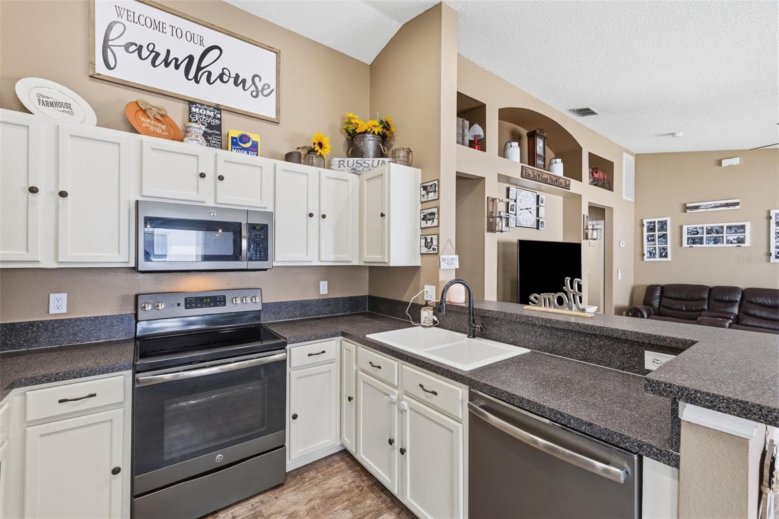 Single Family Residence at 23814 CORAL RIDGE LN, LAND O LAKES, photo 9 of 46