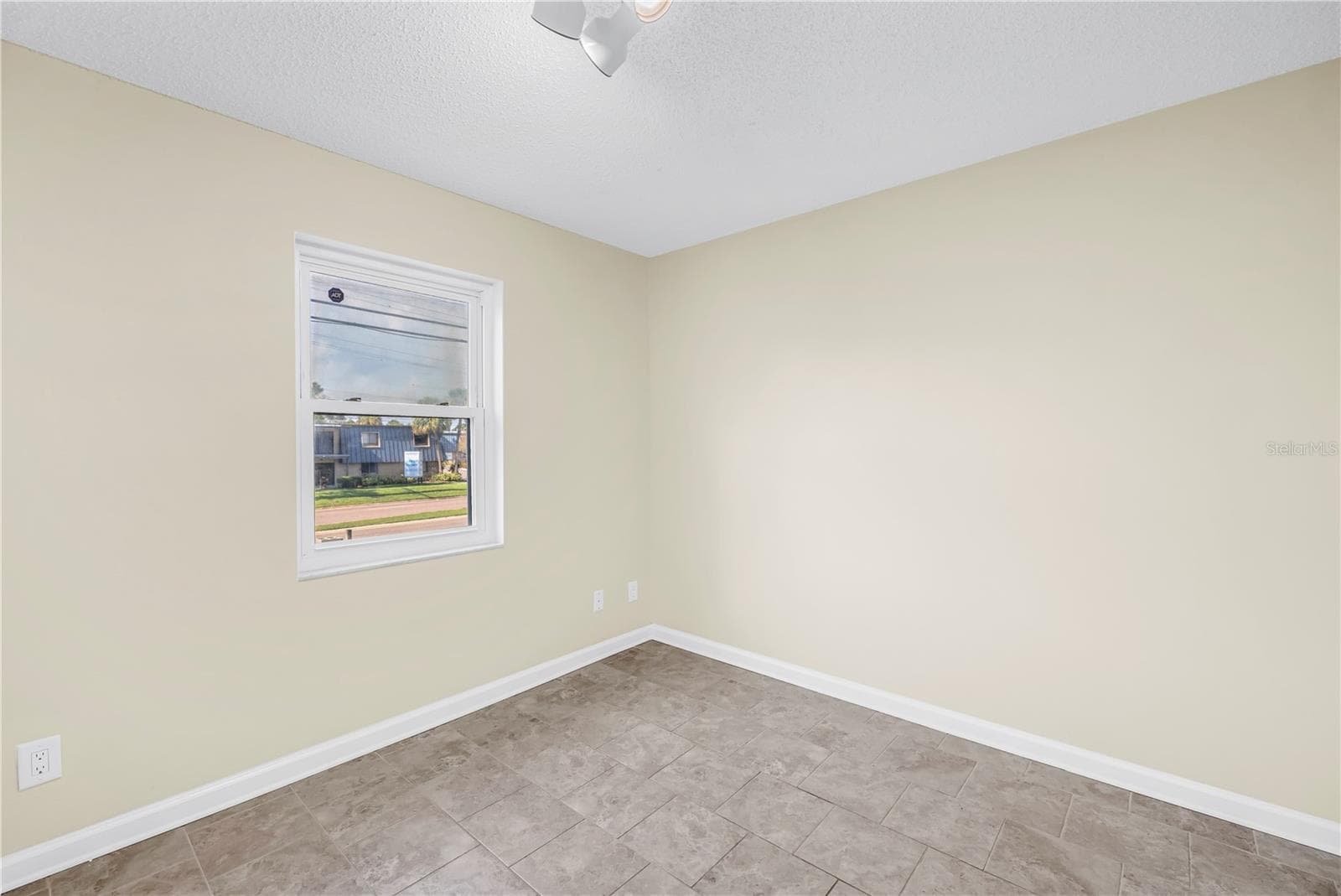 Office - 5403 SWEETWATER TERRACE CIR #5403, TAMPA