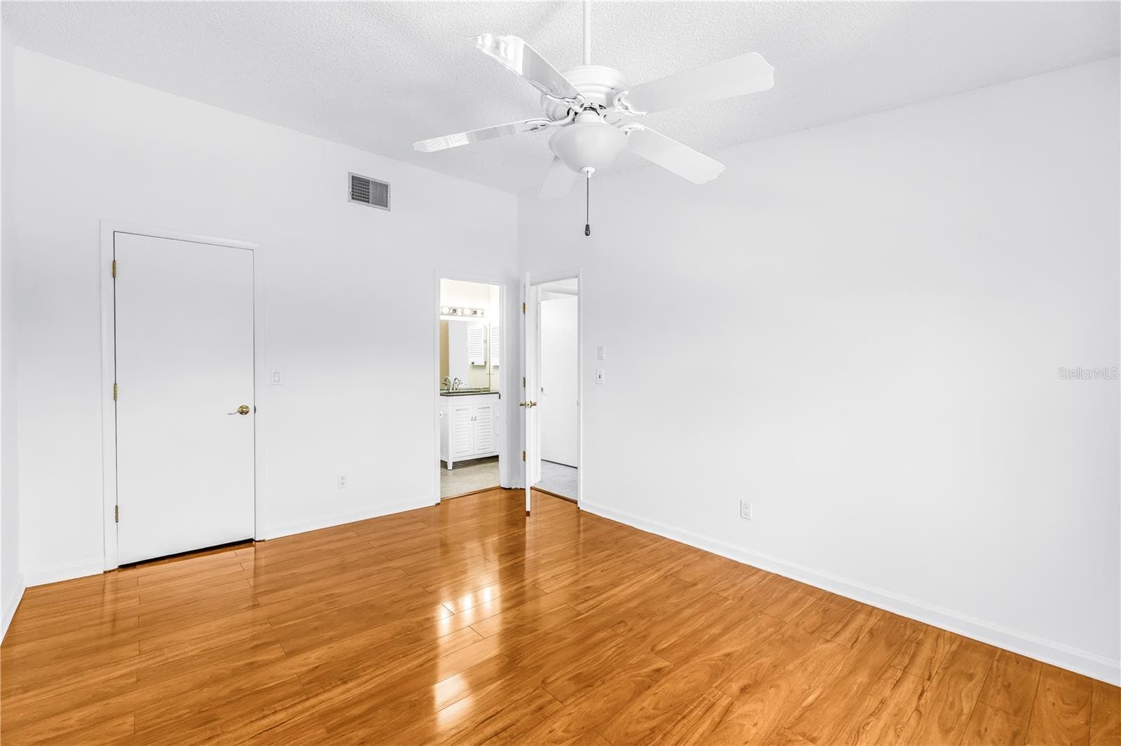 Primary Bedroom, Walk in Closet and Ensuite - 5403 SWEETWATER TERRACE CIR #5403, TAMPA