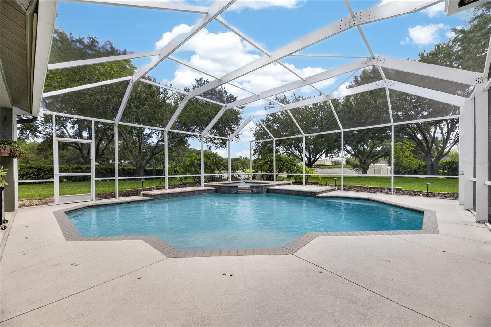 Pool and Spa Facing Pond - 7508 DUNBRIDGE DR, ODESSA