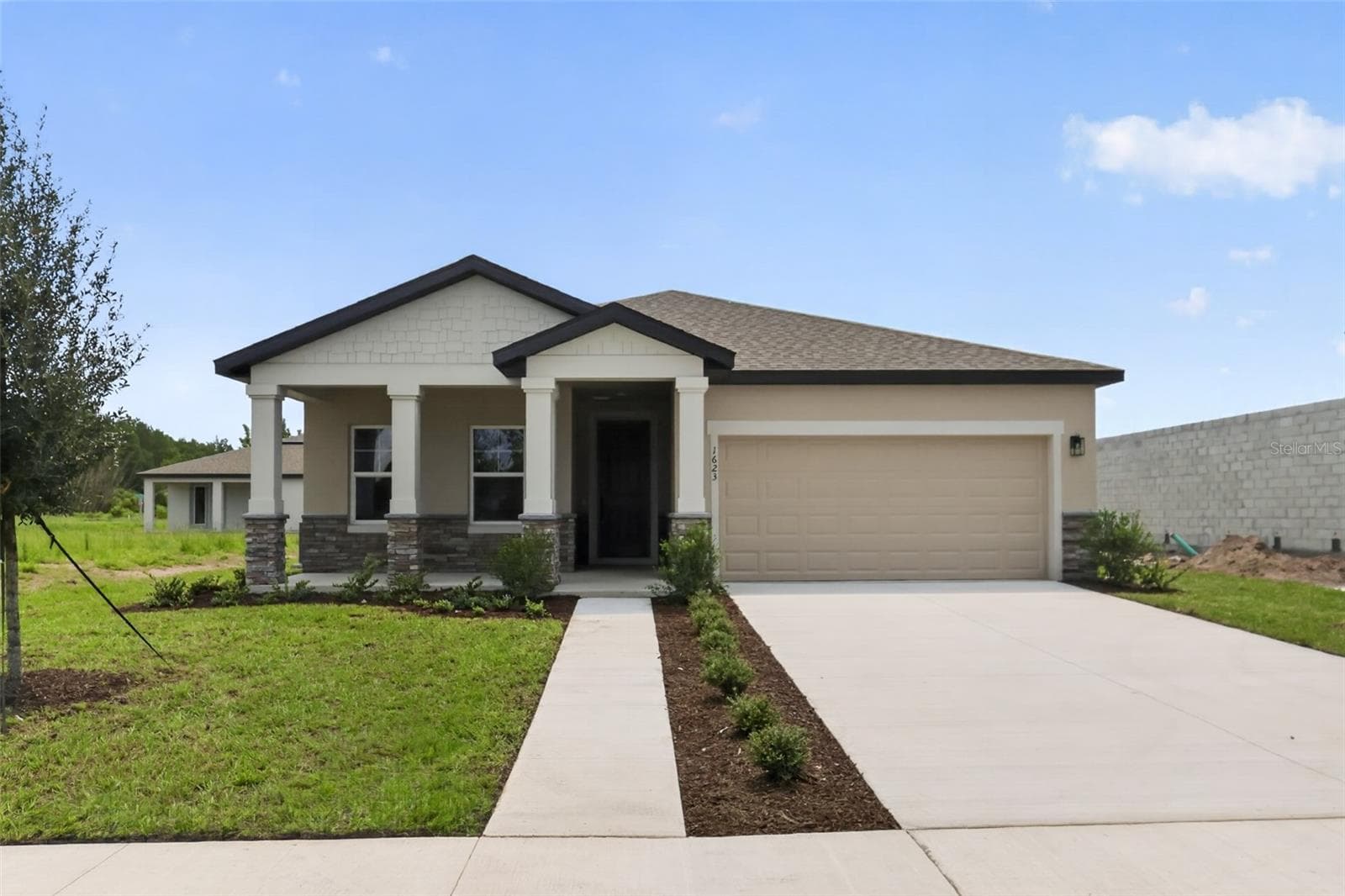 1623 CANE BAMBOO DR