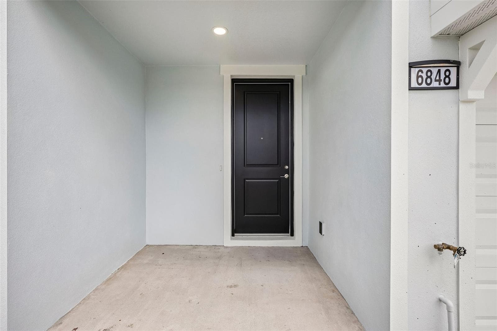 Townhouse at 6848 HOLCOMBE DOWN DR, ZEPHYRHILLS, photo 2 of 32
