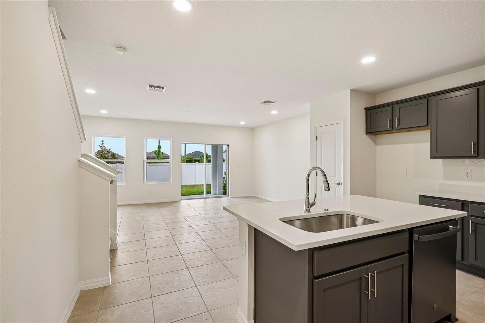 Townhouse at 6848 HOLCOMBE DOWN DR, ZEPHYRHILLS, photo 5 of 32