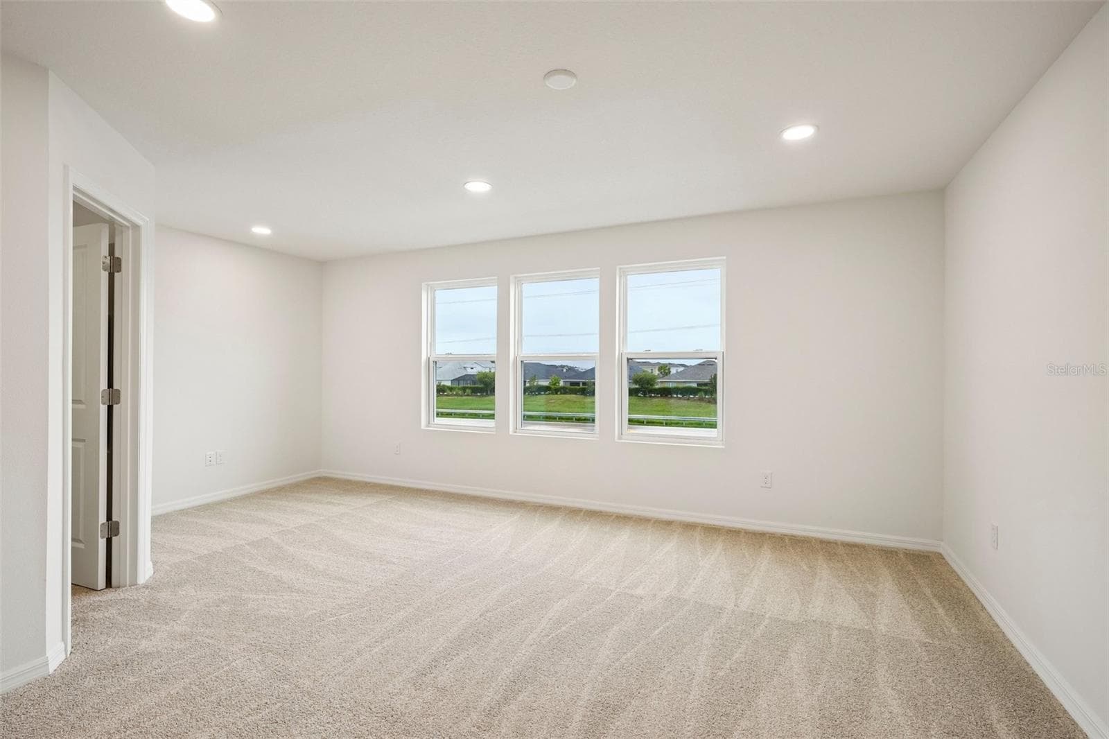 Townhouse at 6848 HOLCOMBE DOWN DR, ZEPHYRHILLS, photo 15 of 32