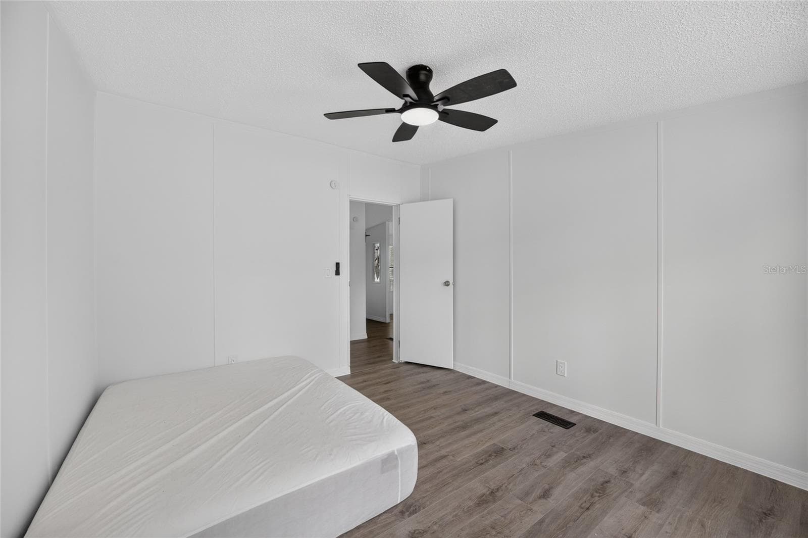 Manufactured Home at 3353 SW 181ST CT, DUNNELLON, photo 30 of 60