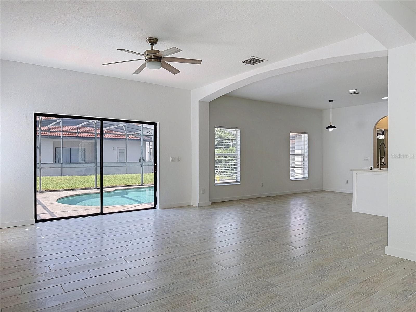 Single Family Residence at 16710 CARIBBEAN BREEZE WAY, CLERMONT, photo 10 of 44
