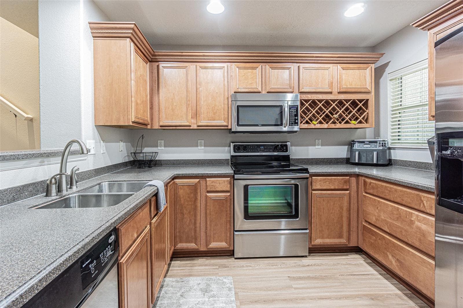 Townhouse at 526 WHEATON TRENT PL, TAMPA, photo 2 of 22