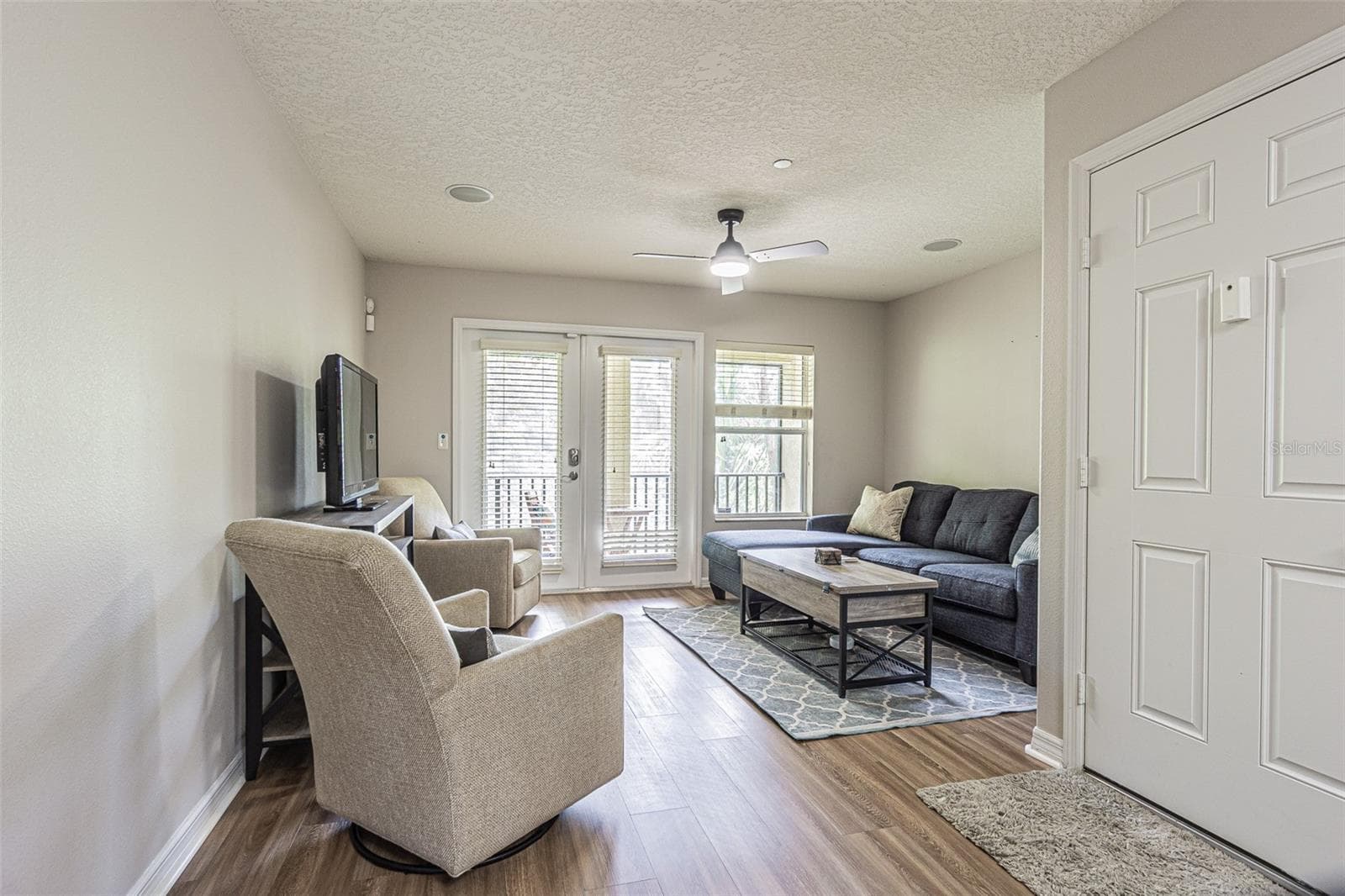 Townhouse at 526 WHEATON TRENT PL, TAMPA, photo 6 of 22