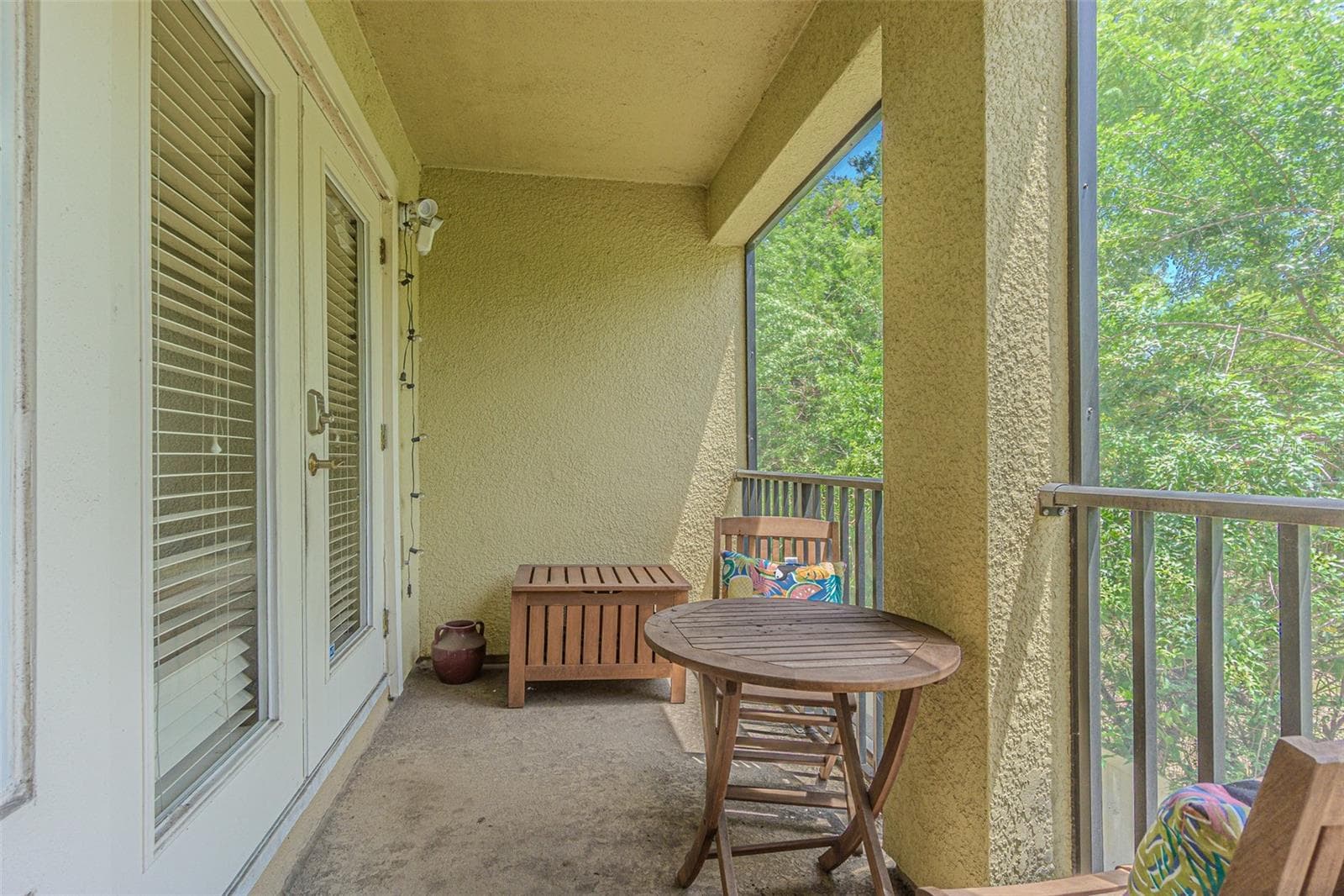 Townhouse at 526 WHEATON TRENT PL, TAMPA, photo 9 of 22