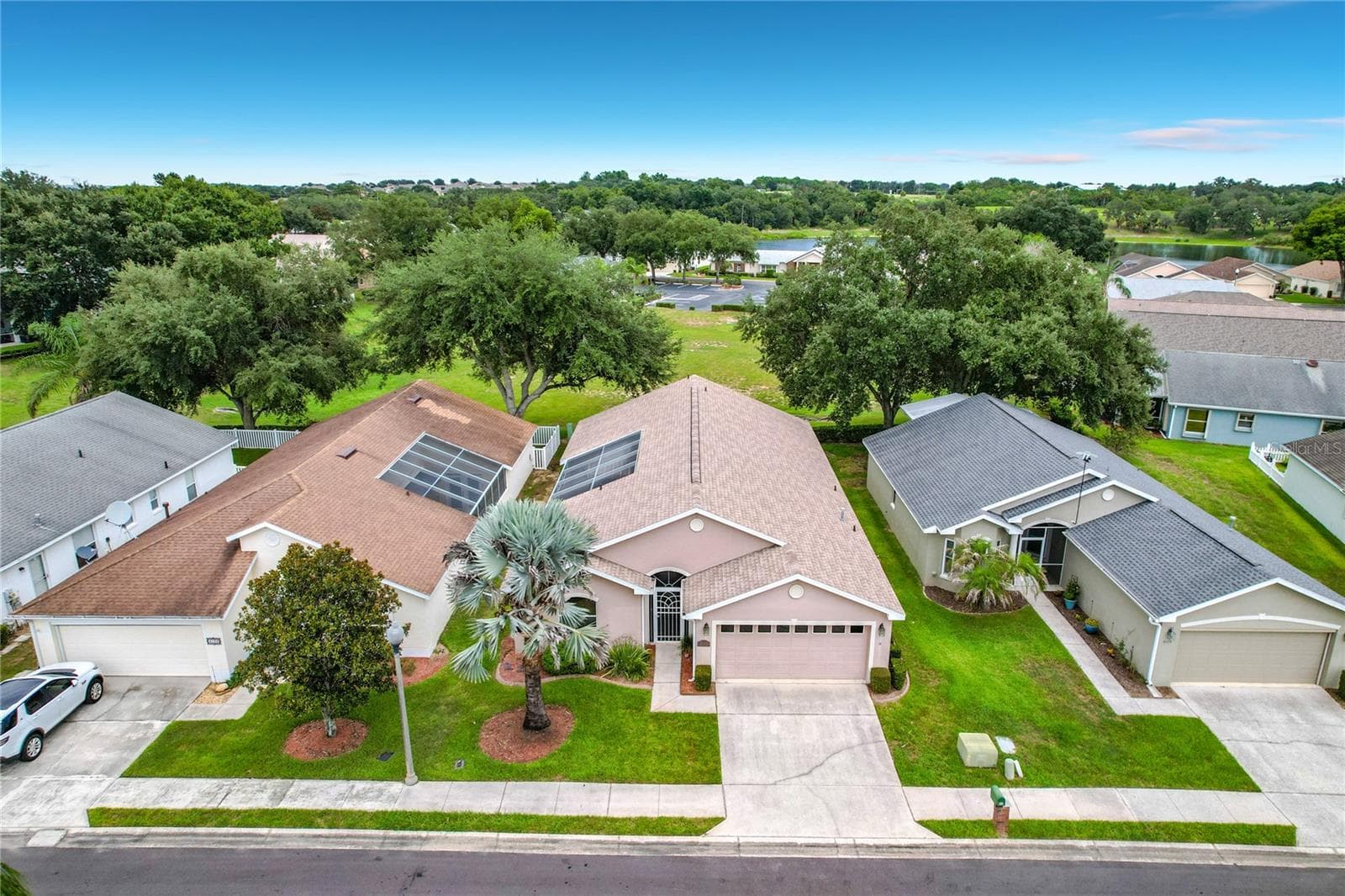 Lovely neighborhood with sidewalks for walking - 4178 CANNES AVE, LAKE WALES