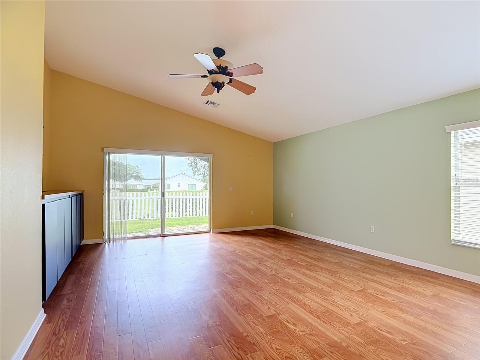 Spacious family room - 4178 CANNES AVE, LAKE WALES