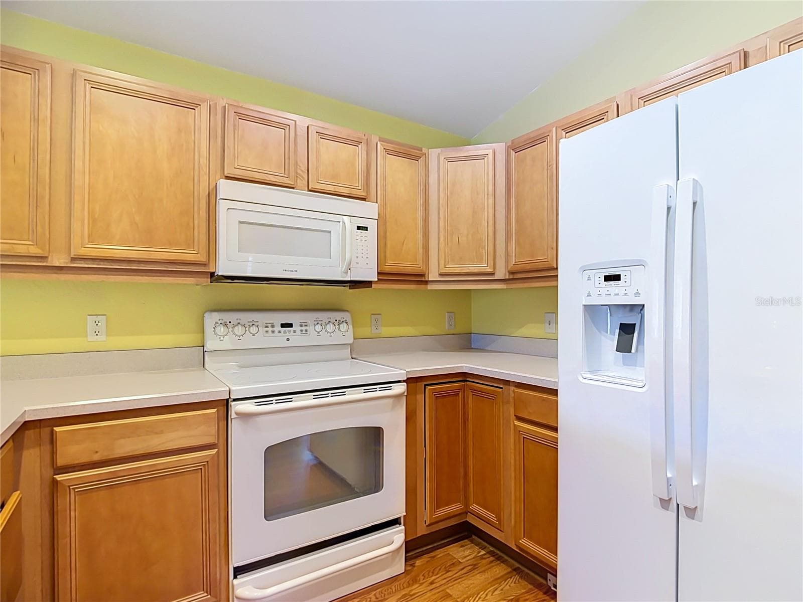 Wood cabinets - 4178 CANNES AVE, LAKE WALES