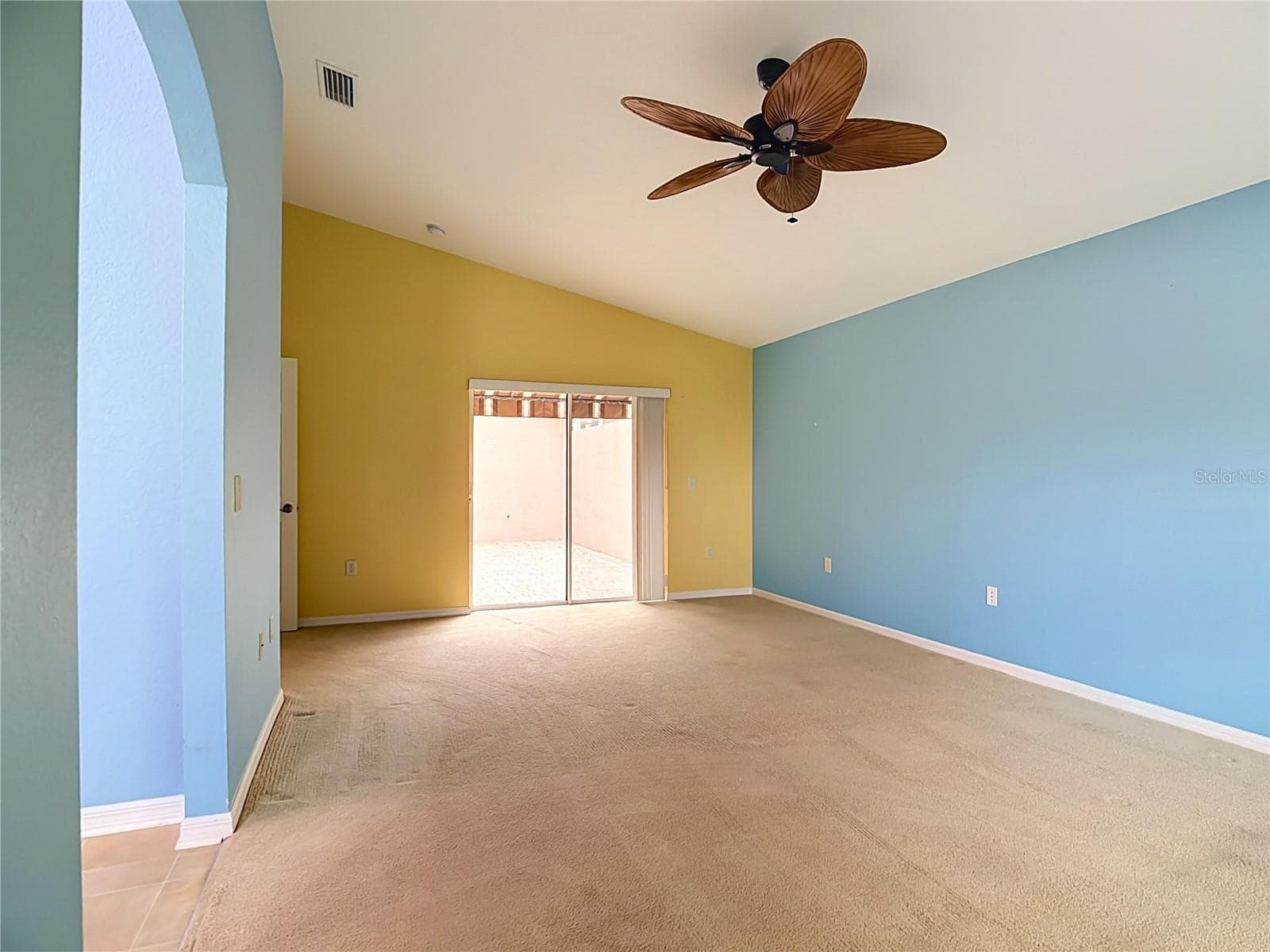 Sliding doors to courtyard - 4178 CANNES AVE, LAKE WALES