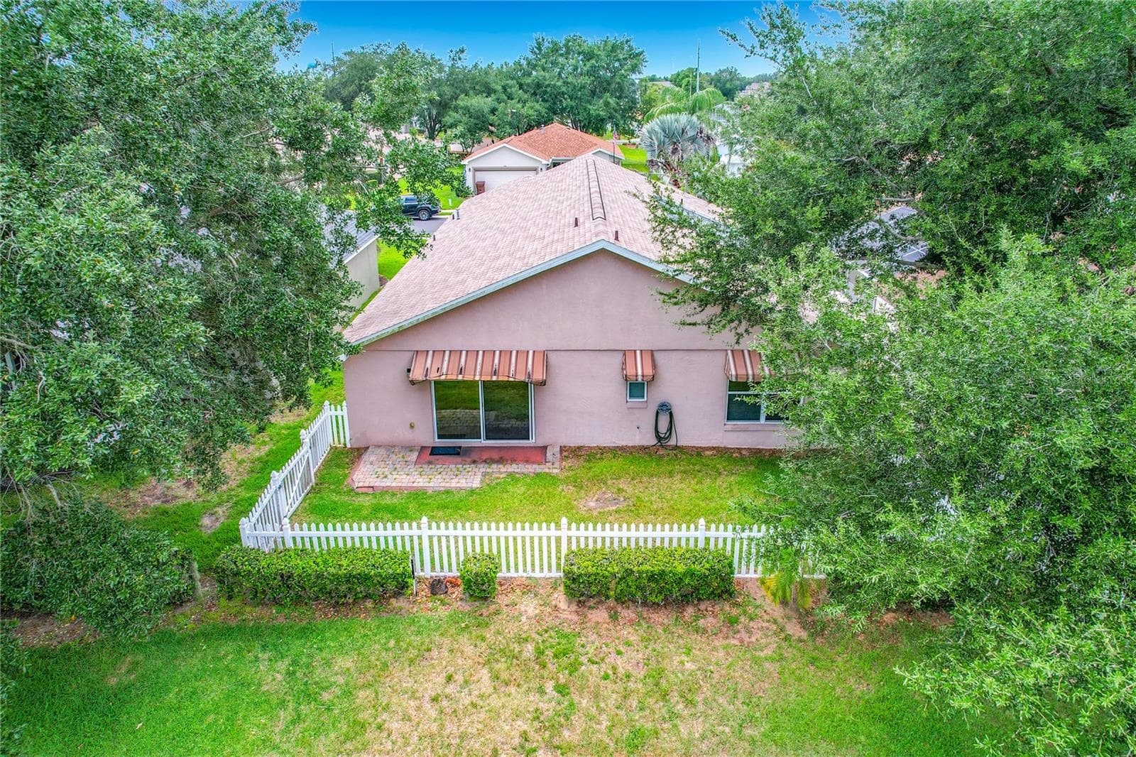 Beautiful shade trees - 4178 CANNES AVE, LAKE WALES