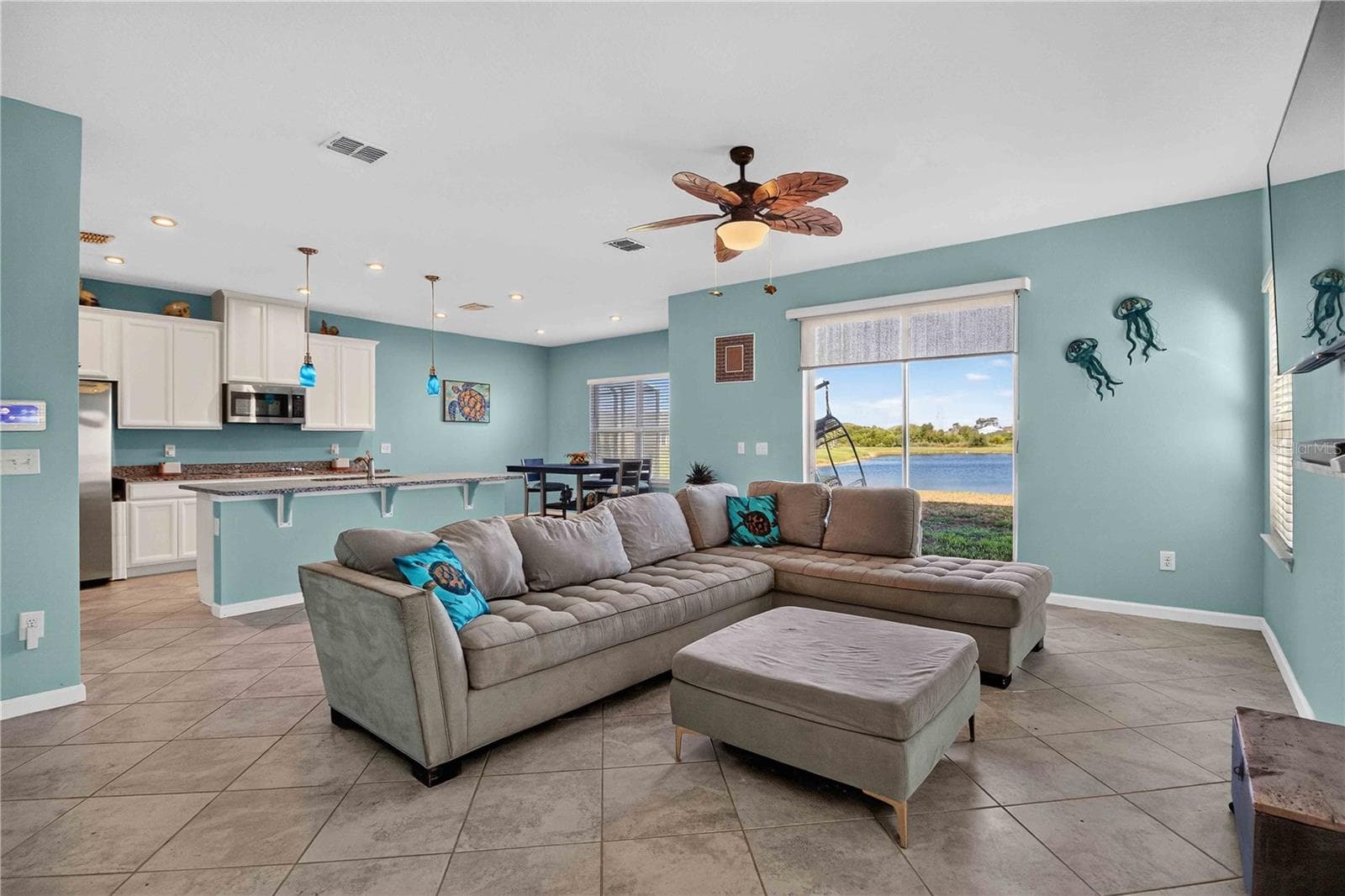 Living Room - 8715 SUNSHOWER PL, PARRISH