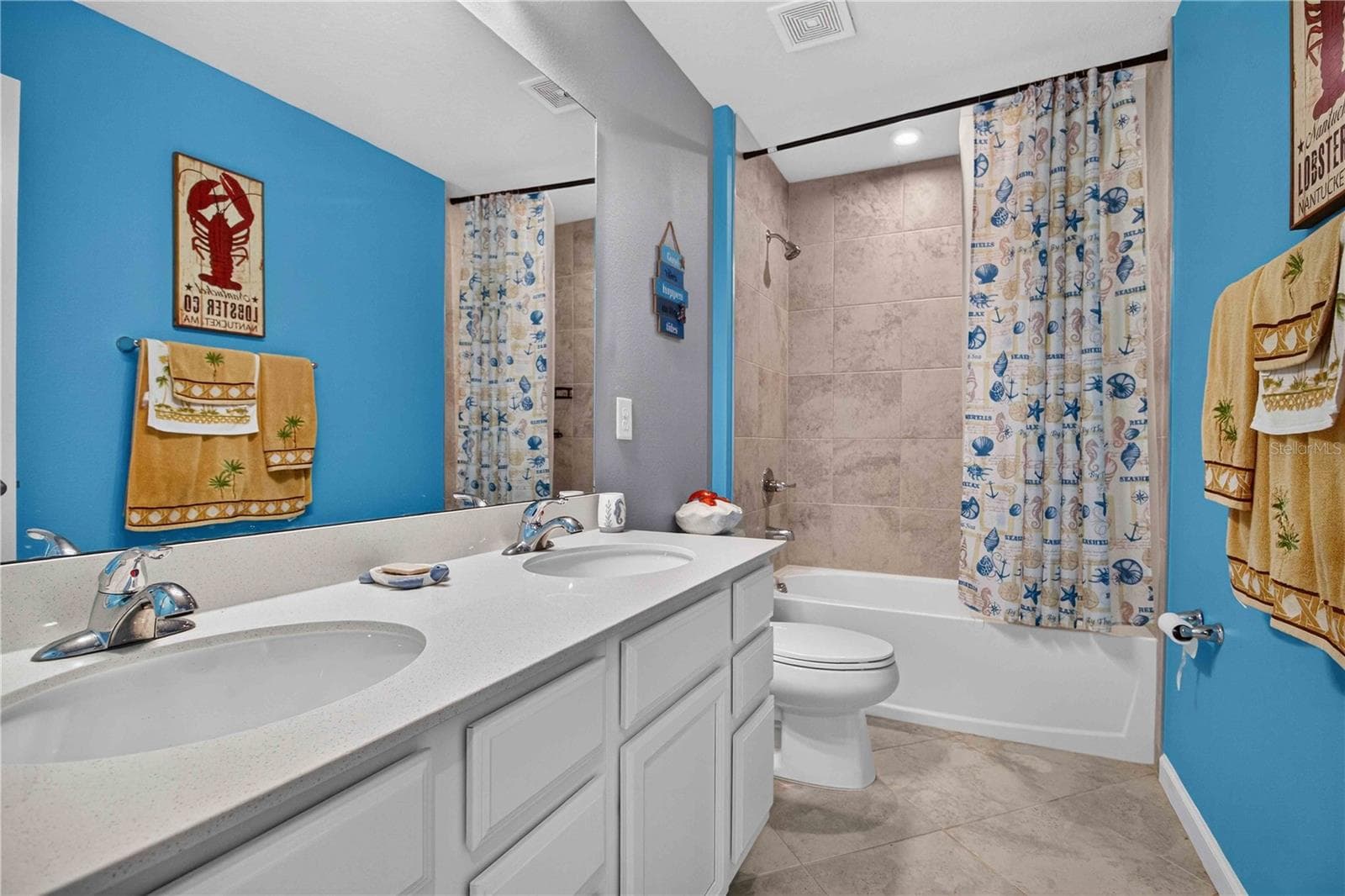 Second Full Bathroom - 8715 SUNSHOWER PL, PARRISH