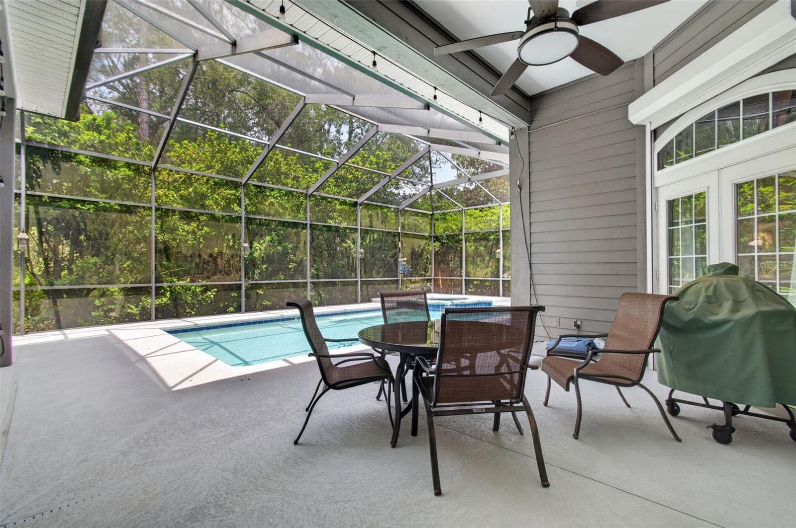 Screened In Lanai - 1326 SW 90TH ST, GAINESVILLE