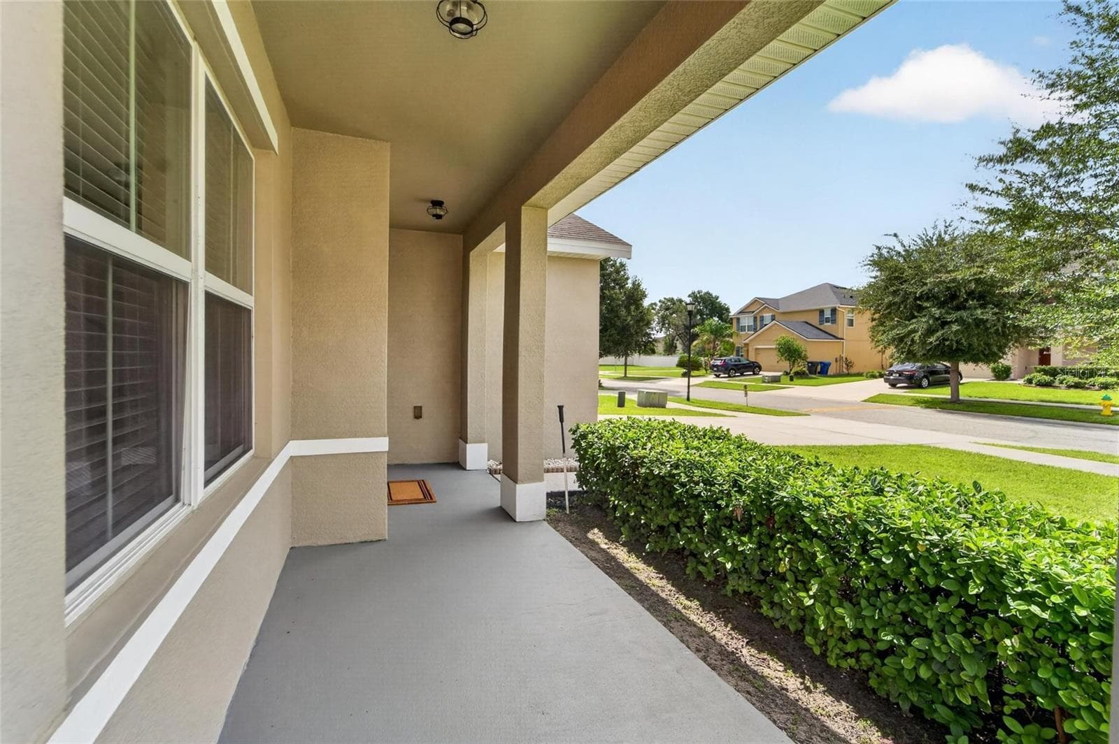 Single Family Residence at 9637 TRONCAIS CIR, THONOTOSASSA, photo 3 of 64