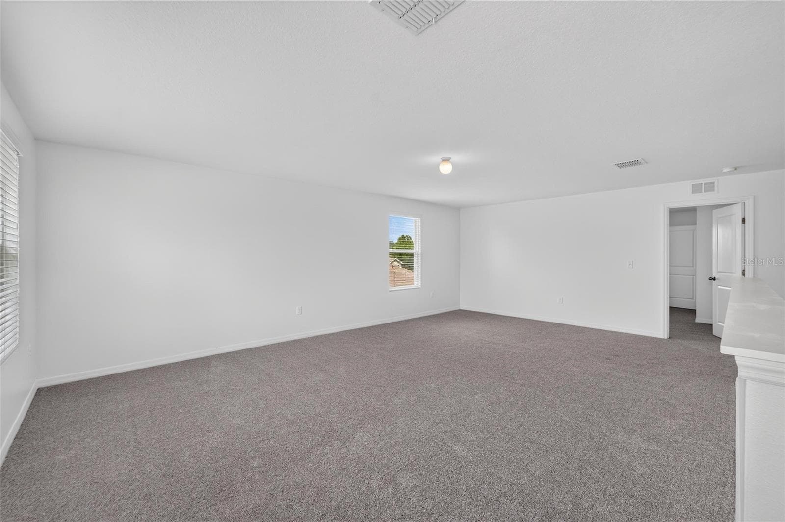 Single Family Residence at 9637 TRONCAIS CIR, THONOTOSASSA, photo 35 of 64