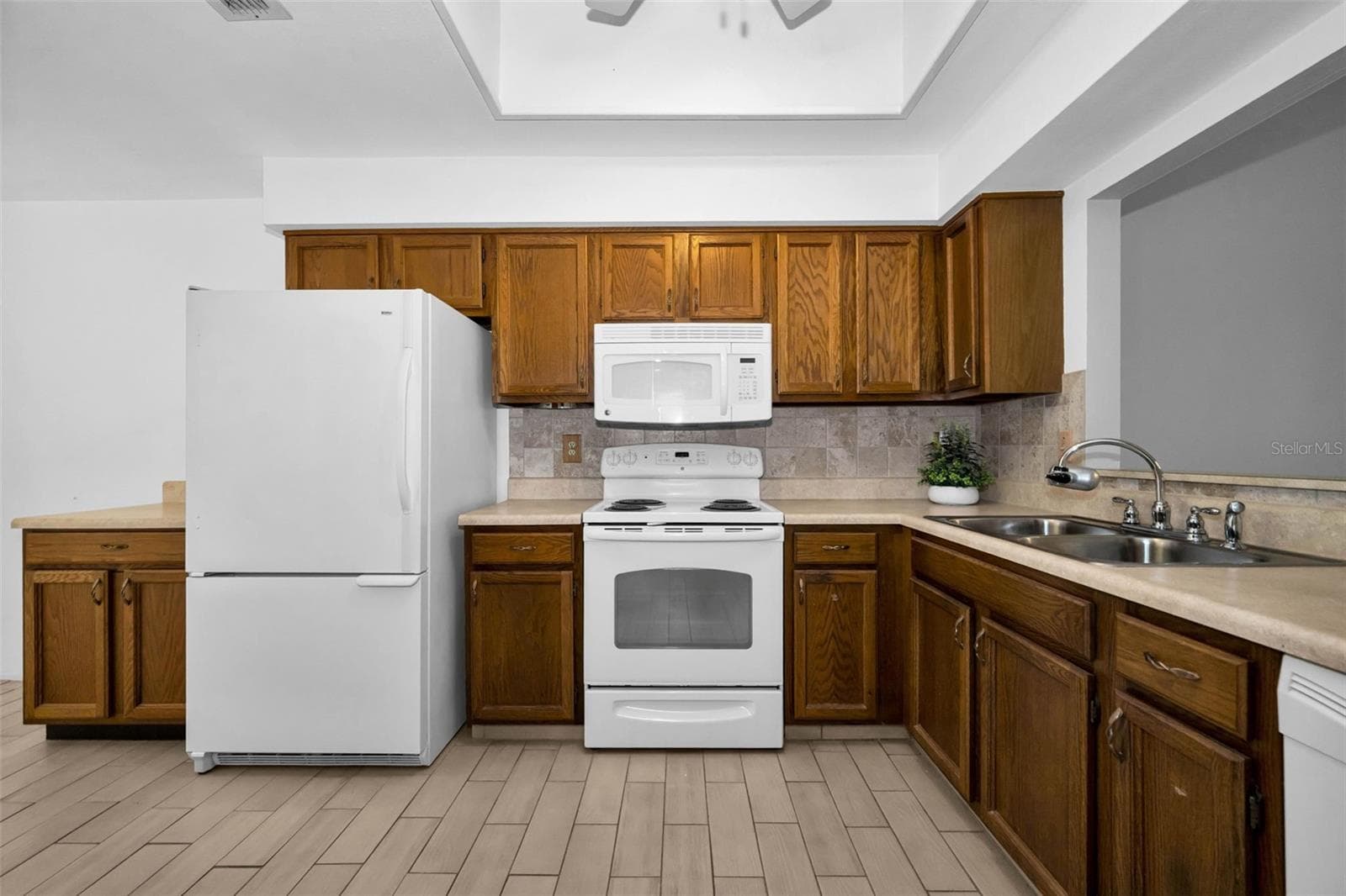 Villa at 3477 HILLMOOR DR, PALM HARBOR, photo 10 of 58
