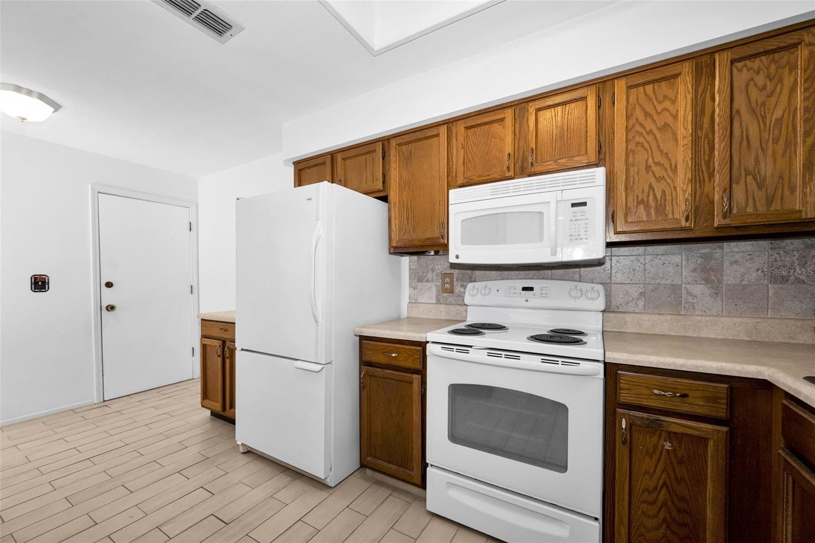 Villa at 3477 HILLMOOR DR, PALM HARBOR, photo 13 of 58