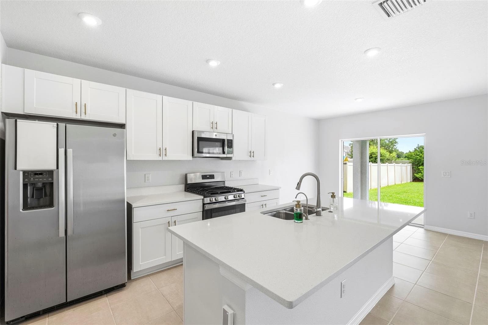 Single Family Residence at 6271 SPRINGMONT LOOP, PALMETTO, photo 2 of 45