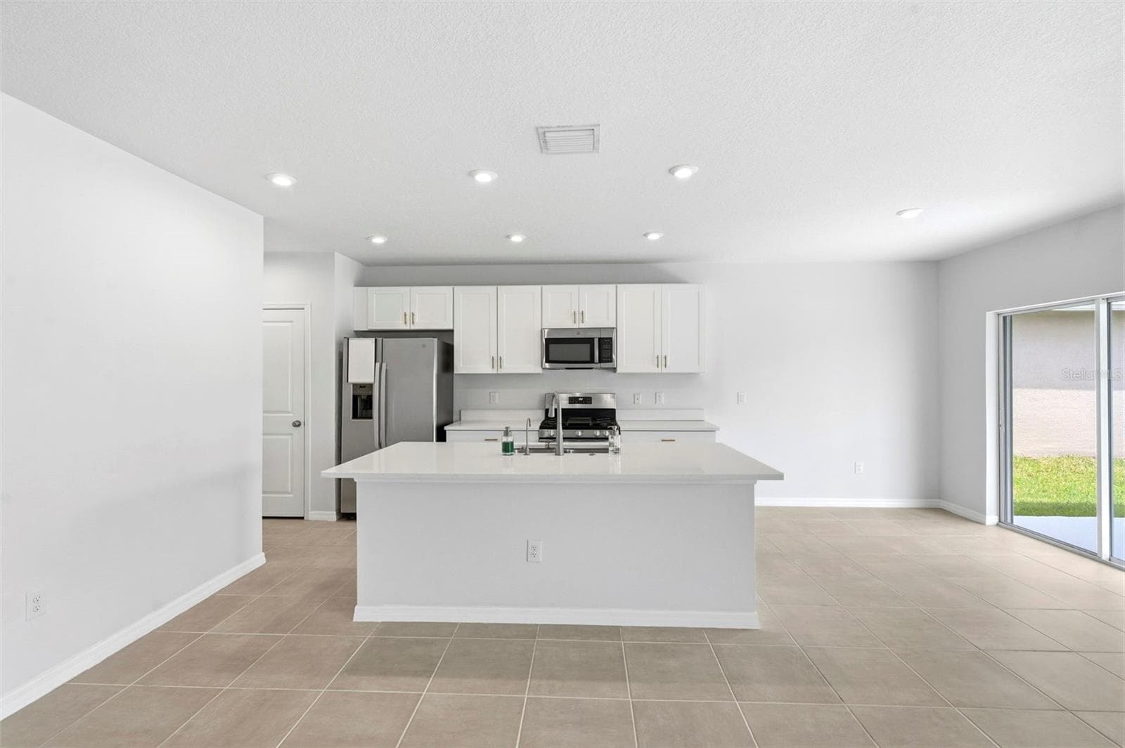 Single Family Residence at 6271 SPRINGMONT LOOP, PALMETTO, photo 14 of 45