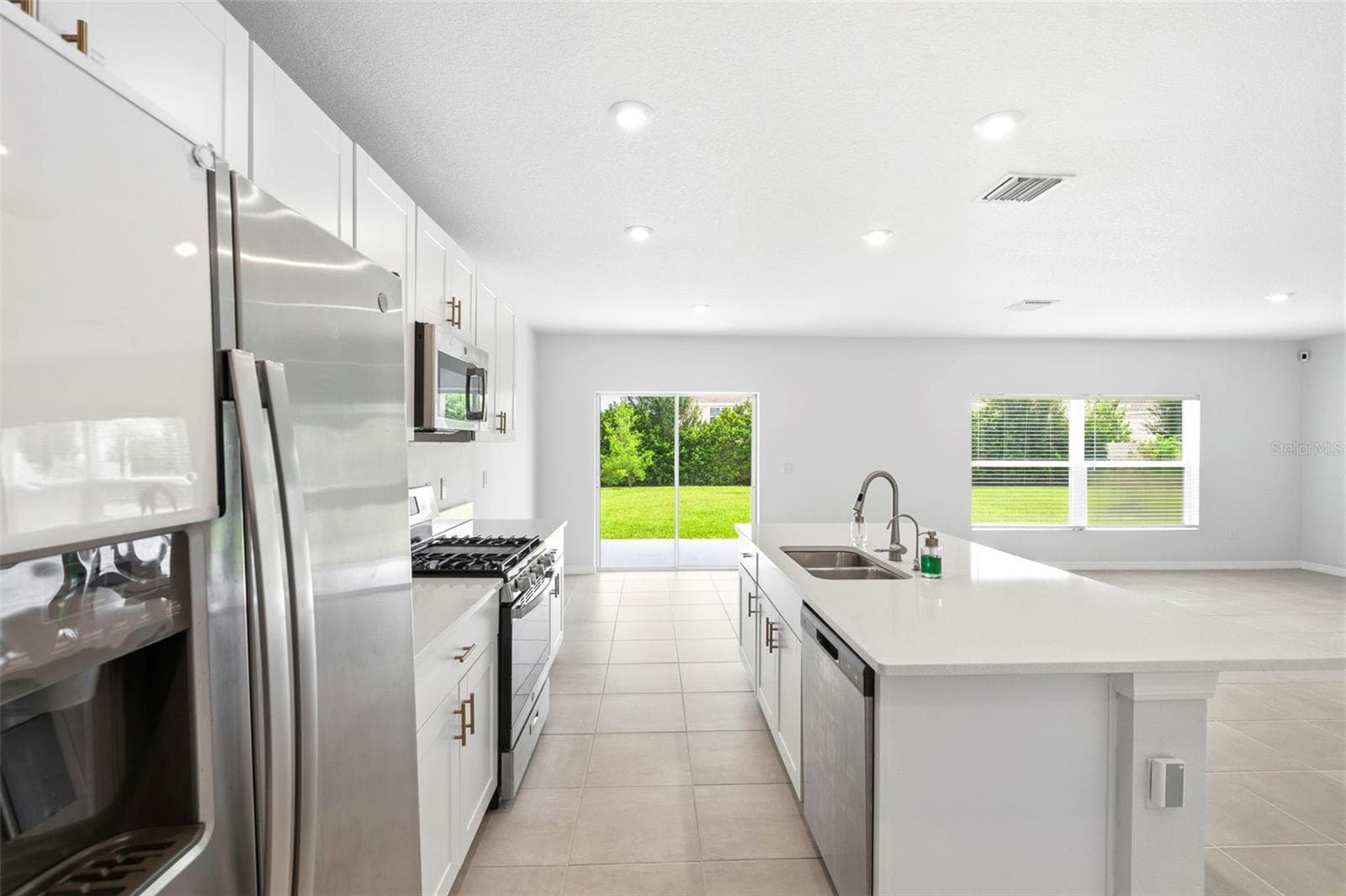 Single Family Residence at 6271 SPRINGMONT LOOP, PALMETTO, photo 15 of 45