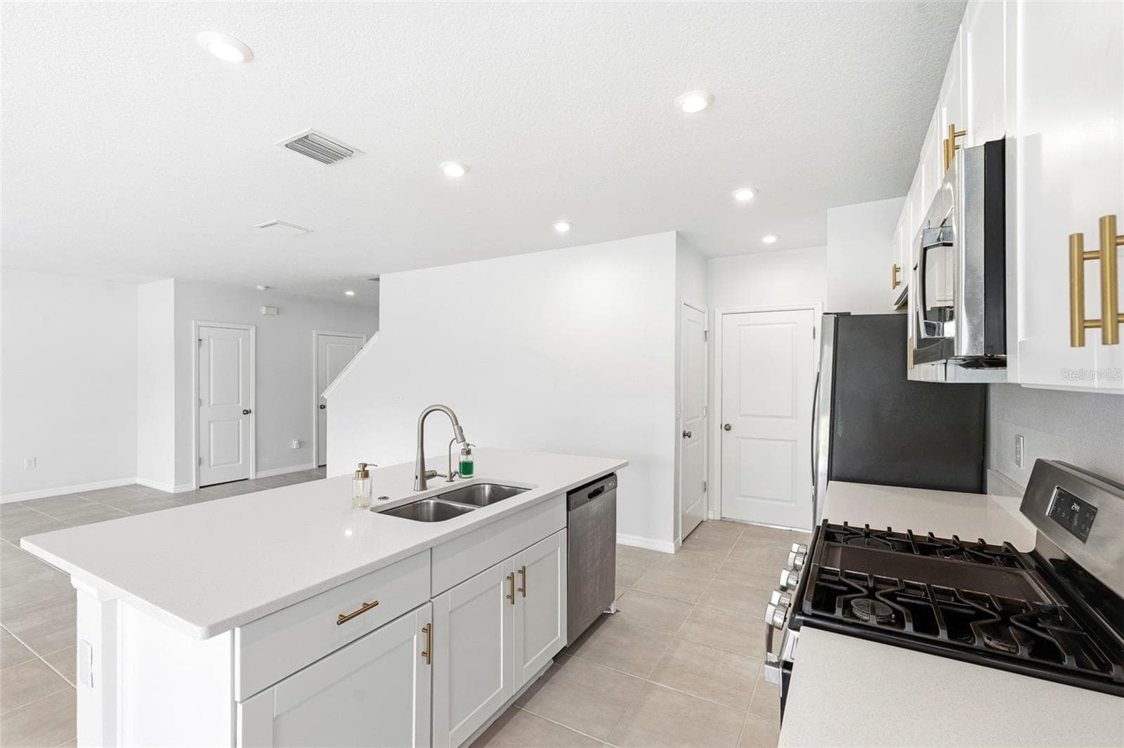 Single Family Residence at 6271 SPRINGMONT LOOP, PALMETTO, photo 17 of 45