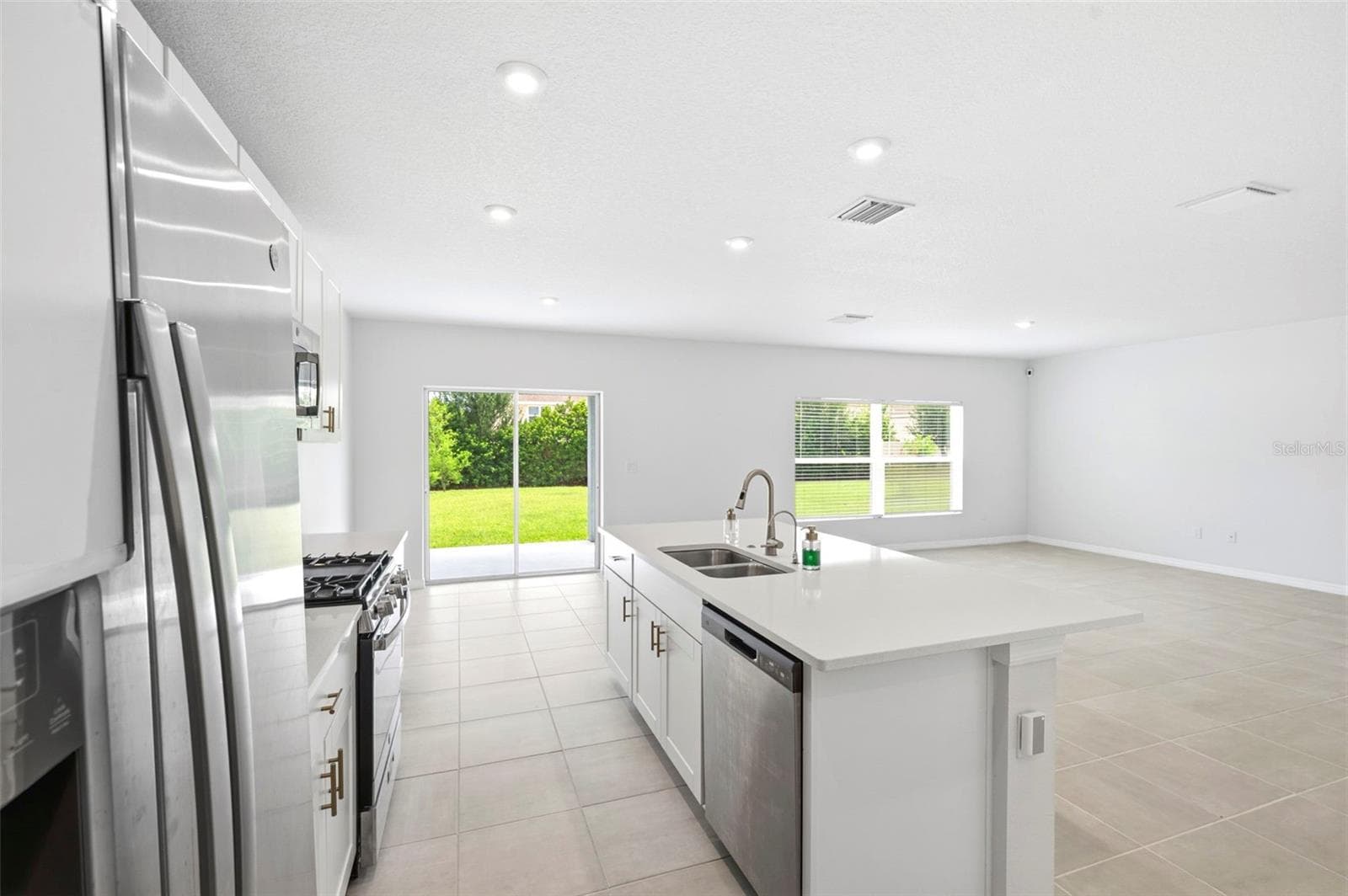Single Family Residence at 6271 SPRINGMONT LOOP, PALMETTO, photo 18 of 45