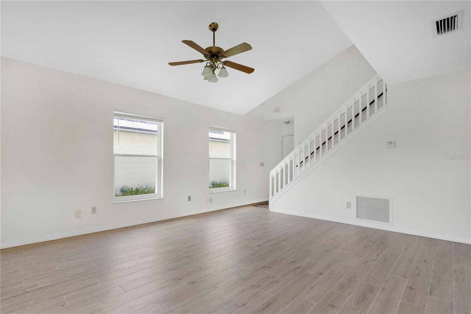 Single Family Residence at 11842 ATLIN DR, ORLANDO, photo 4 of 31