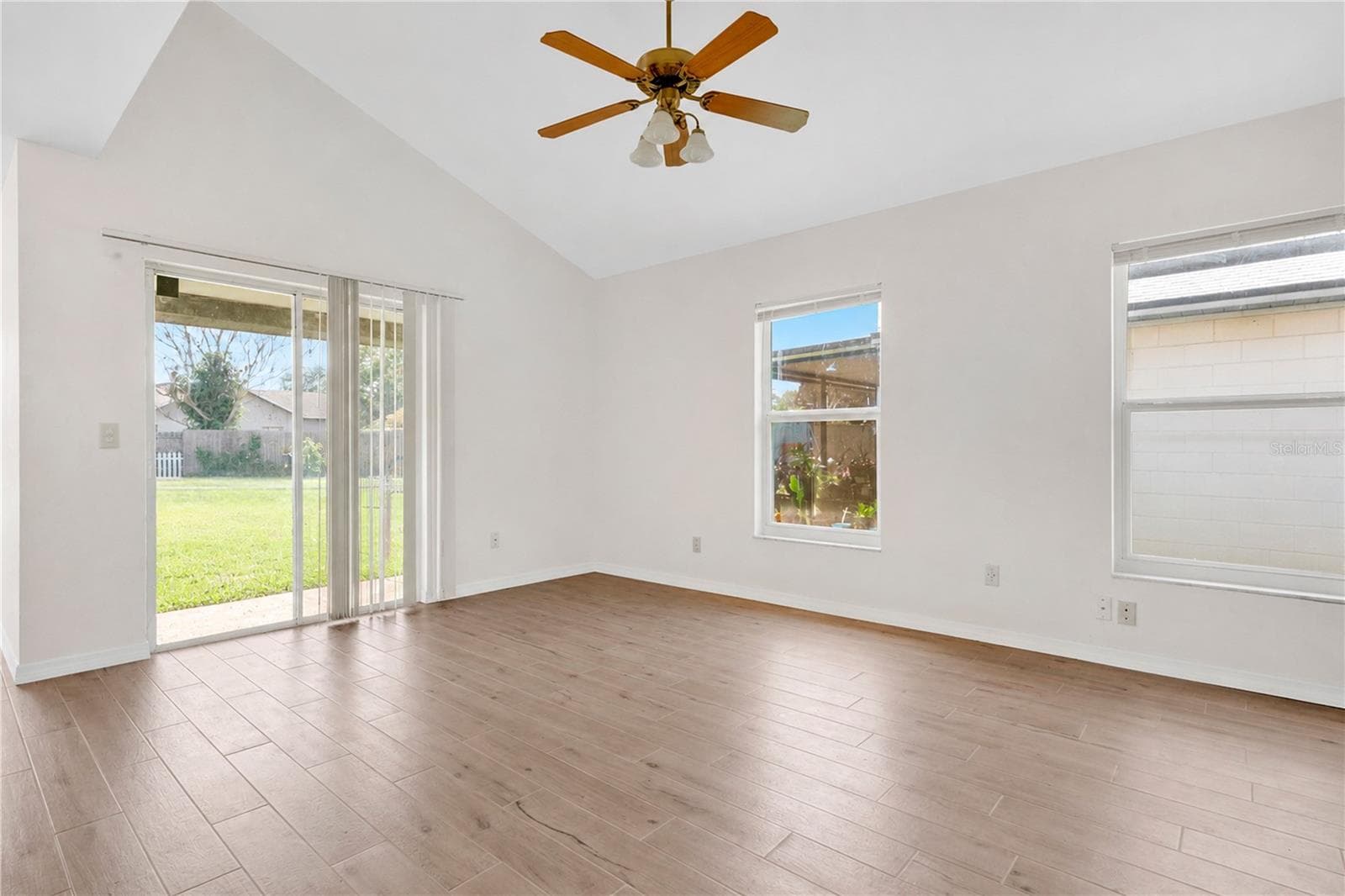 Single Family Residence at 11842 ATLIN DR, ORLANDO, photo 5 of 31
