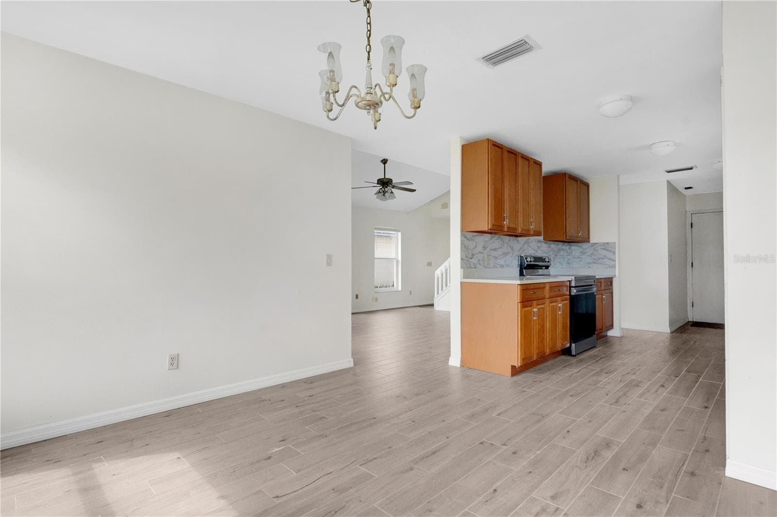 Single Family Residence at 11842 ATLIN DR, ORLANDO, photo 7 of 31