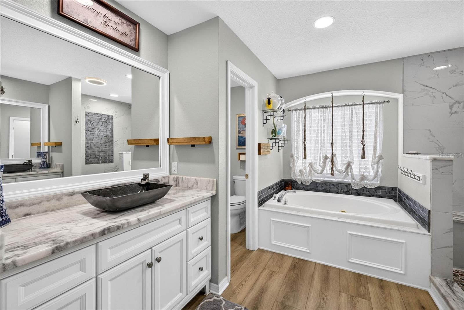Single Family Residence at 11428 BLUE LILAC AVE, RIVERVIEW, photo 42 of 87
