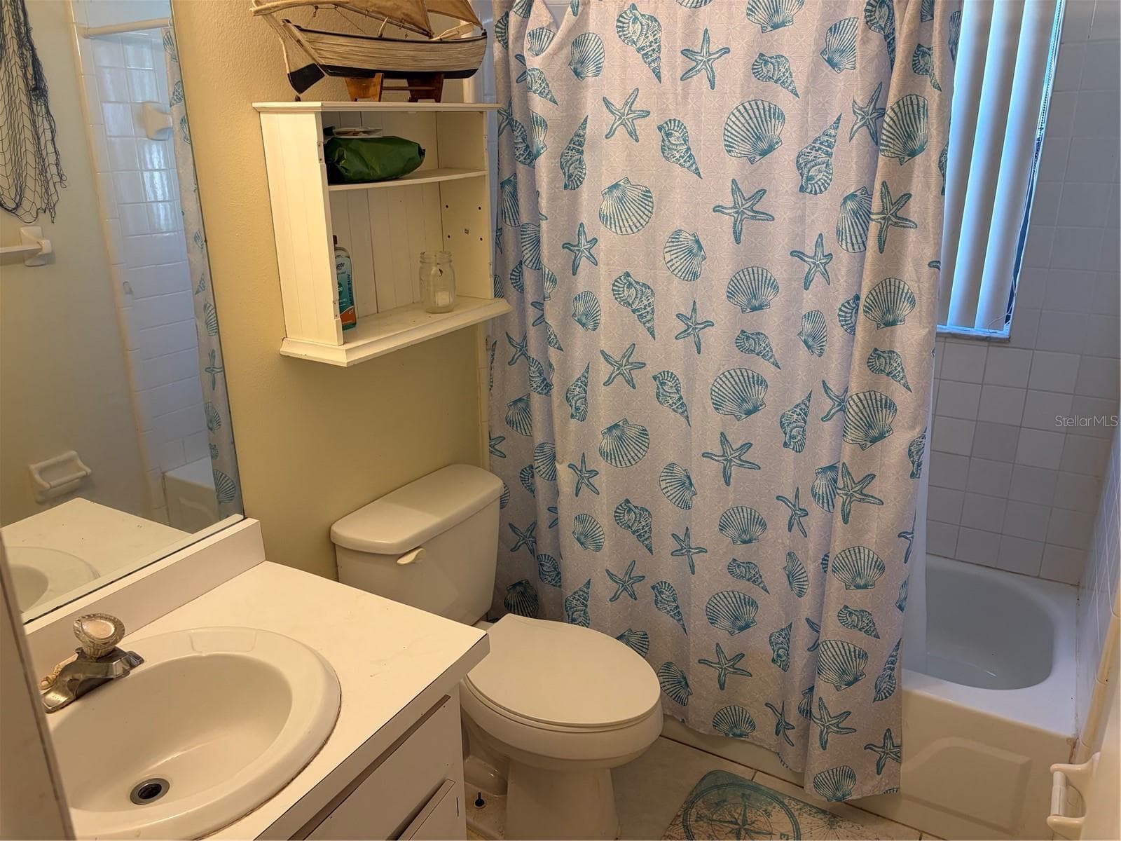Duplex at 821 SLEEPY HARBOUR DR, OCOEE, photo 13 of 16