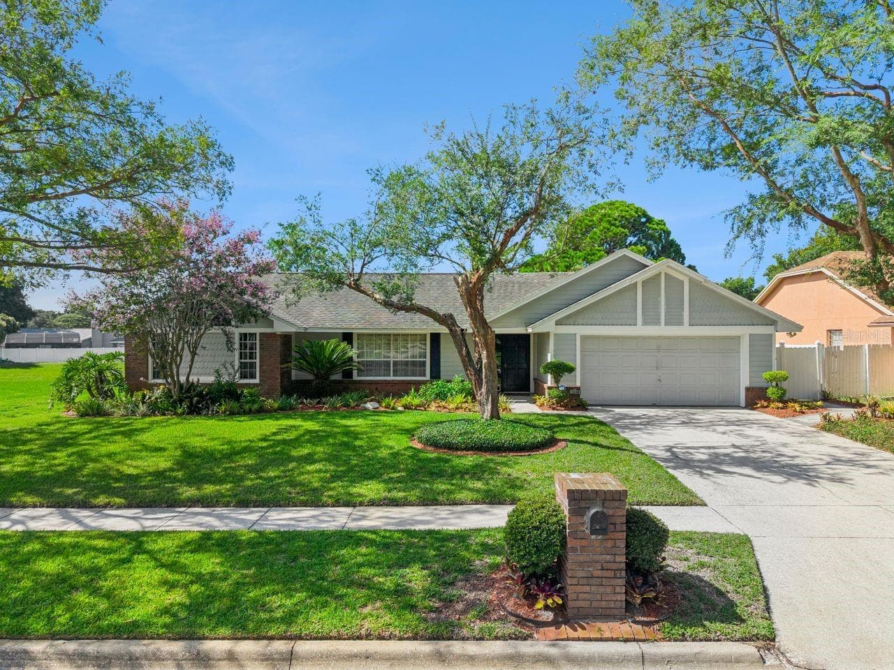 1129 CLIMBING ROSE DR