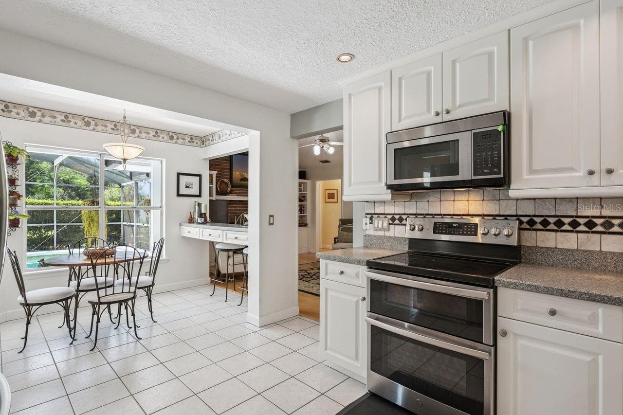 Single Family Residence at 1129 CLIMBING ROSE DR, OCOEE, photo 18 of 55
