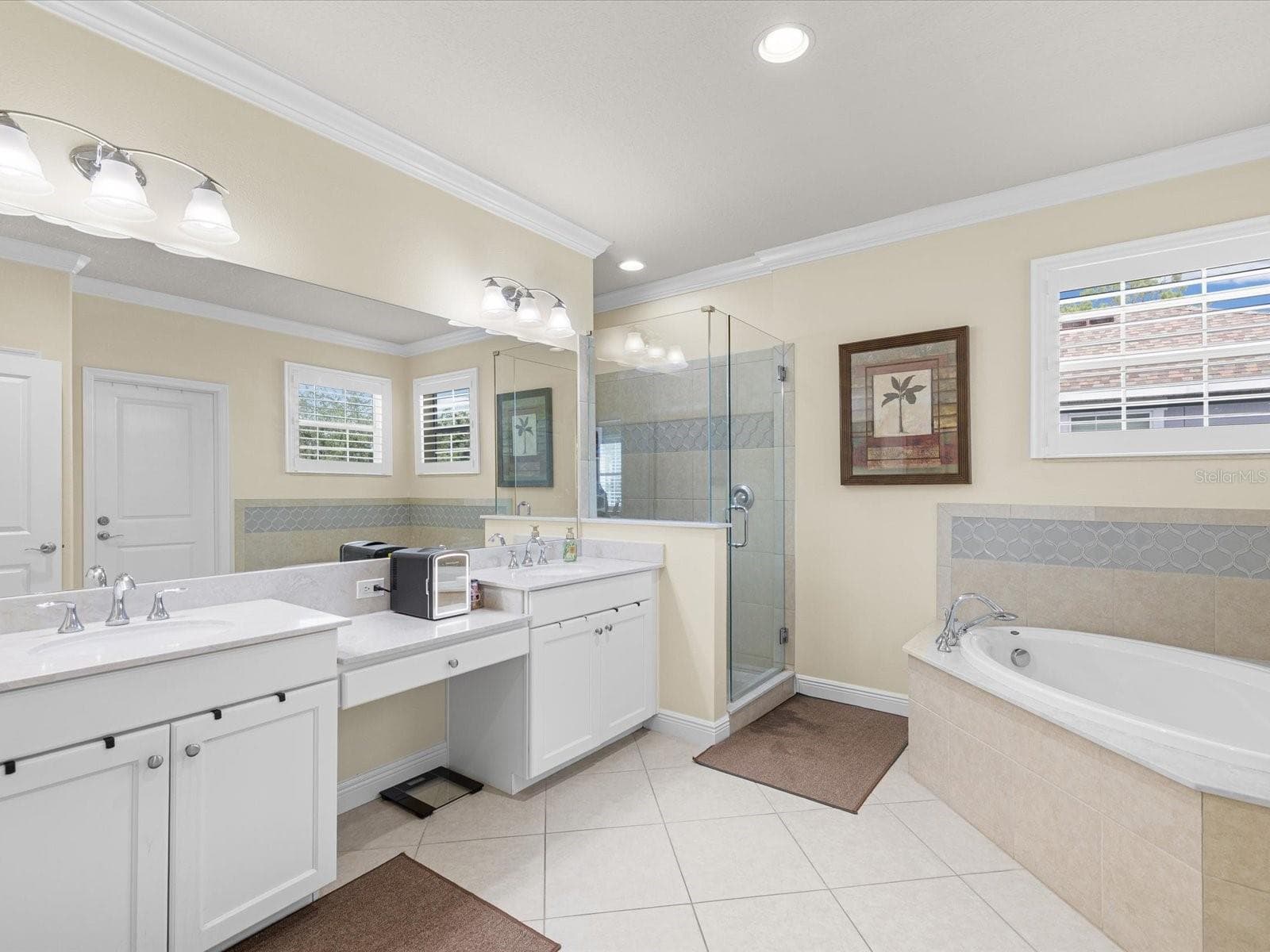 Single Family Residence at 7117 PARK TREE DR, TAMPA, photo 7 of 61