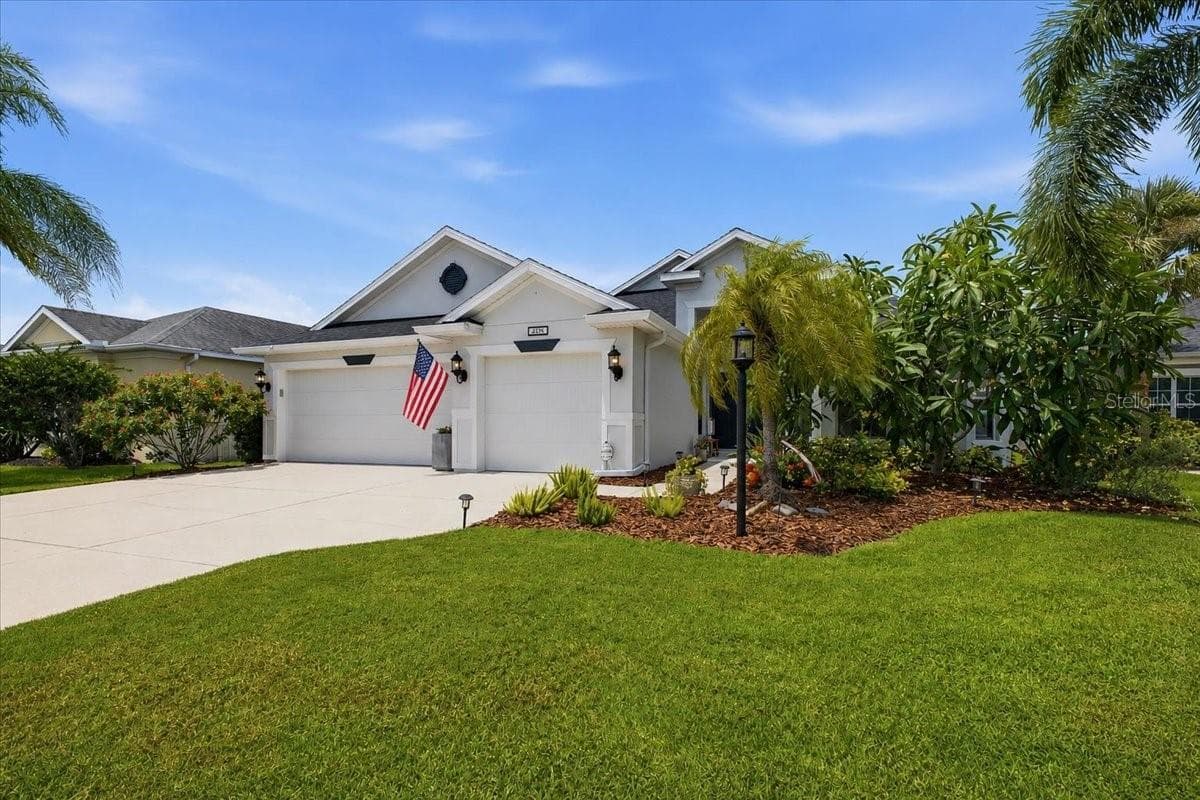 Single Family Residence at 4708 TILDEN PARK CT, BRADENTON, photo 3 of 57
