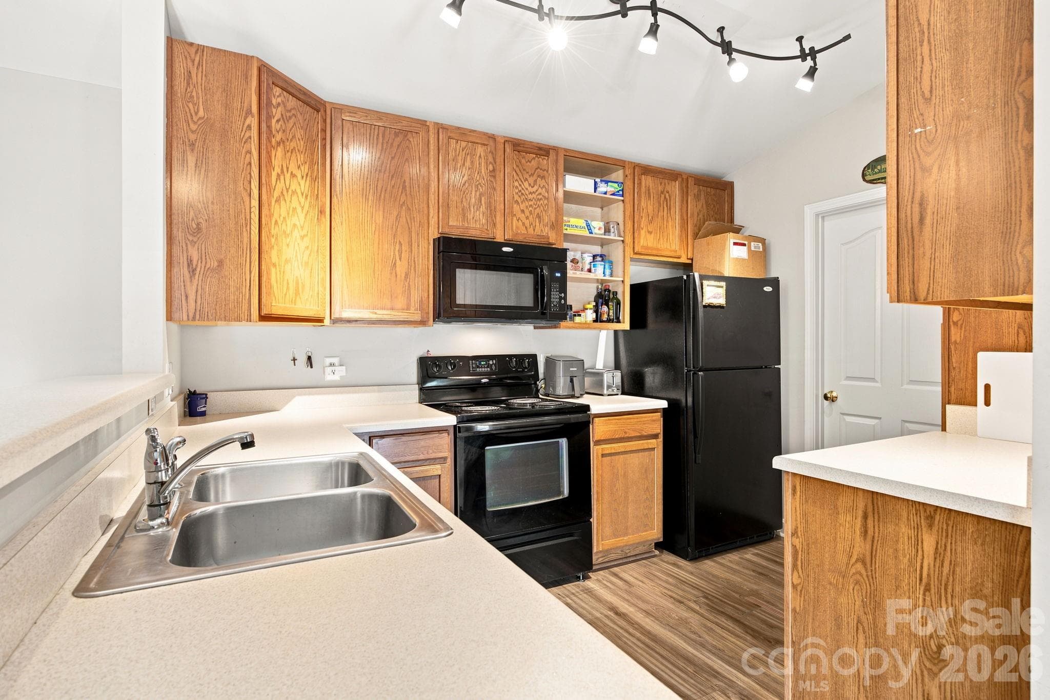 Kitchen - 17257 Doe Valley Court, Cornelius