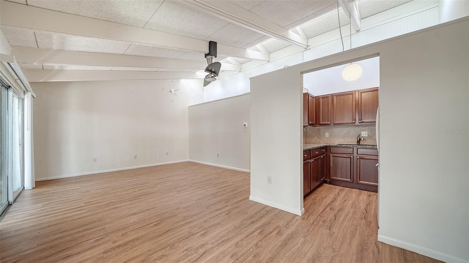 Living Room - 500 N JEFFERSON AVE #B-5, SARASOTA
